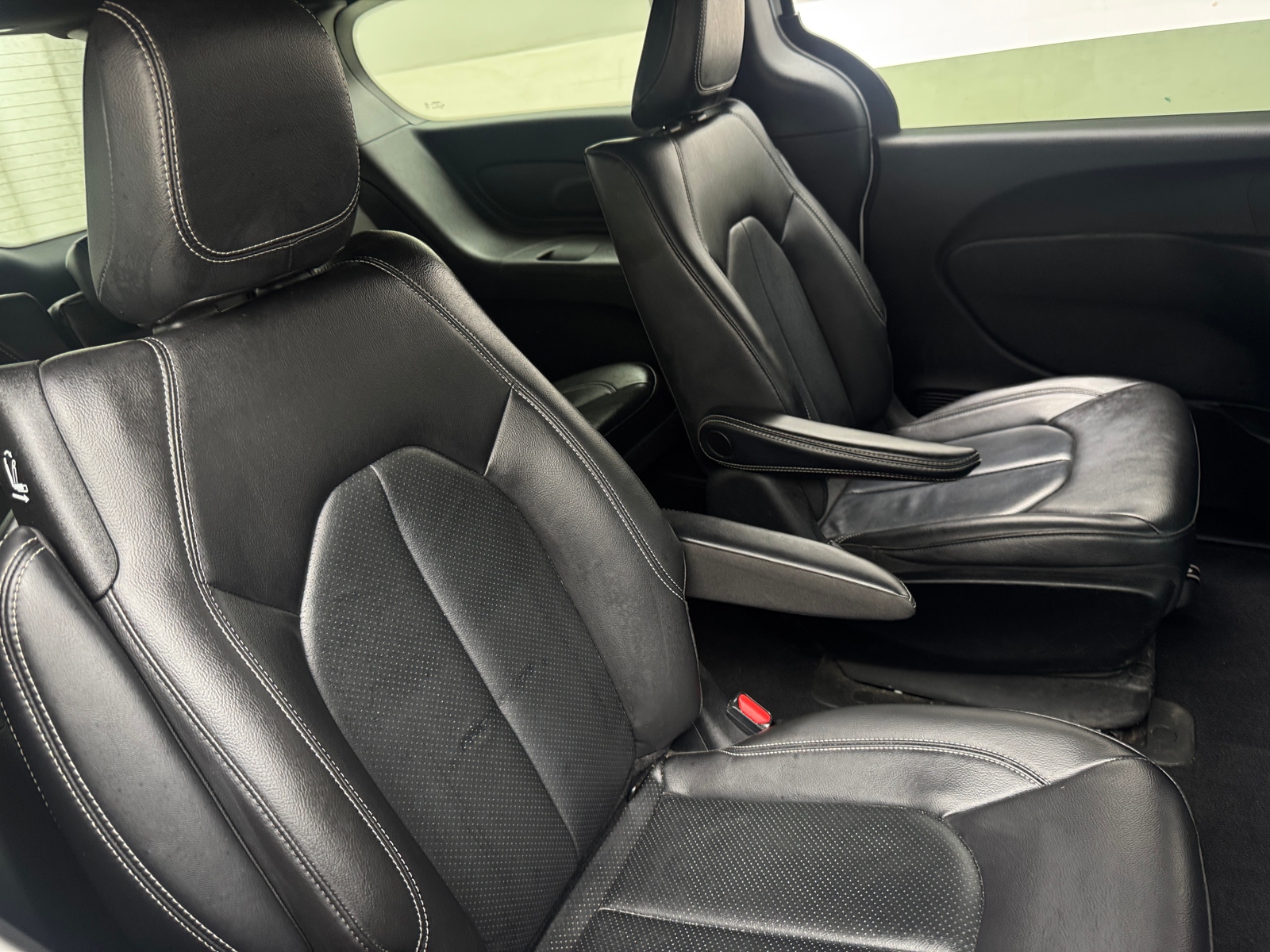 Thumbnail: 2022 Chrysler Pacifica - 5