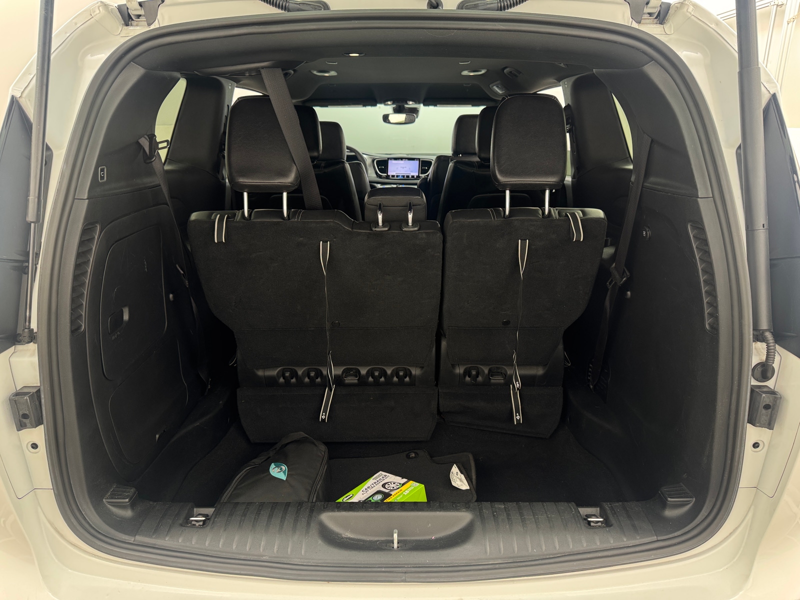 Thumbnail: 2022 Chrysler Pacifica - 6