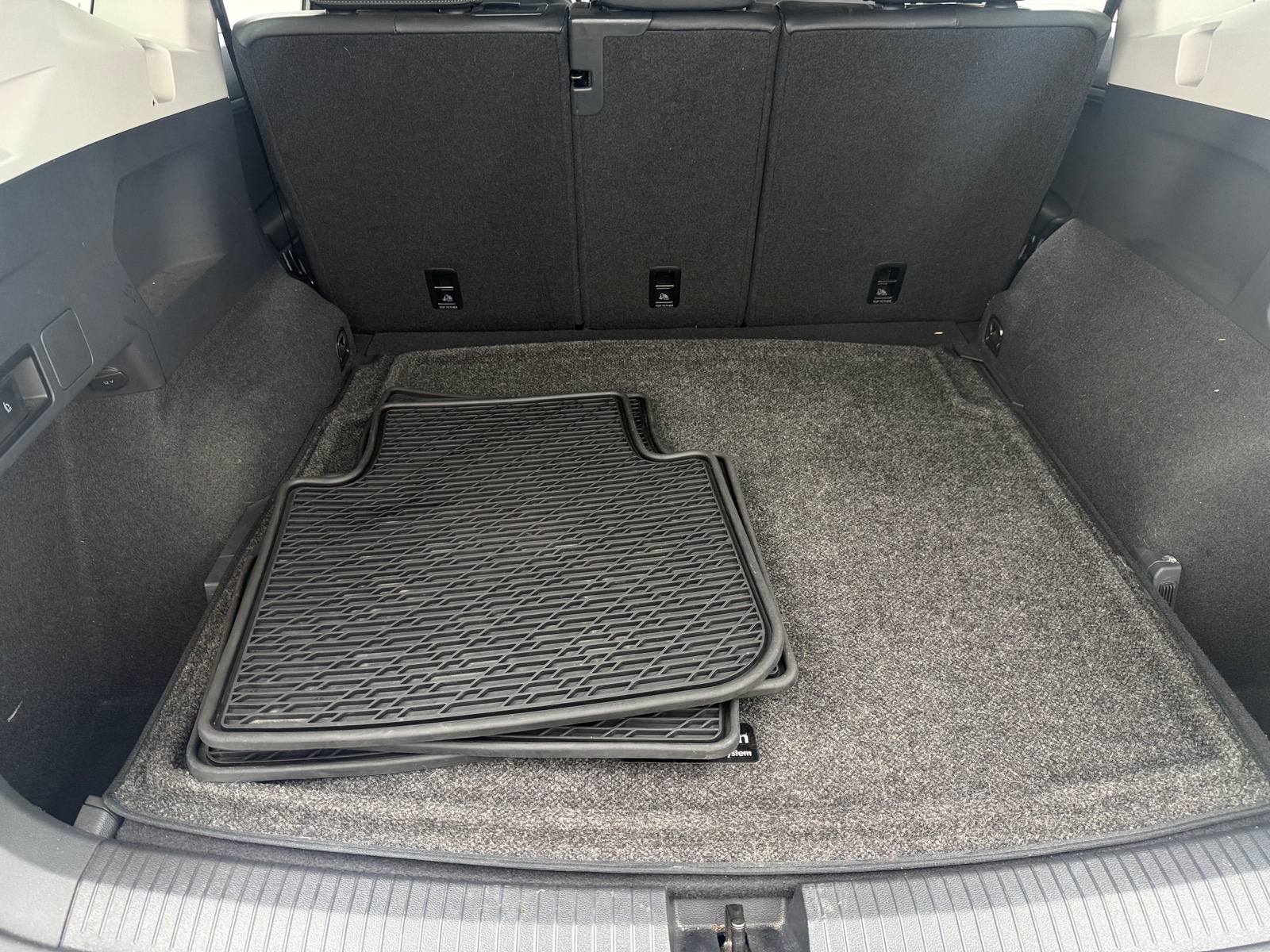 Thumbnail: 2020 Volkswagen Tiguan - 6