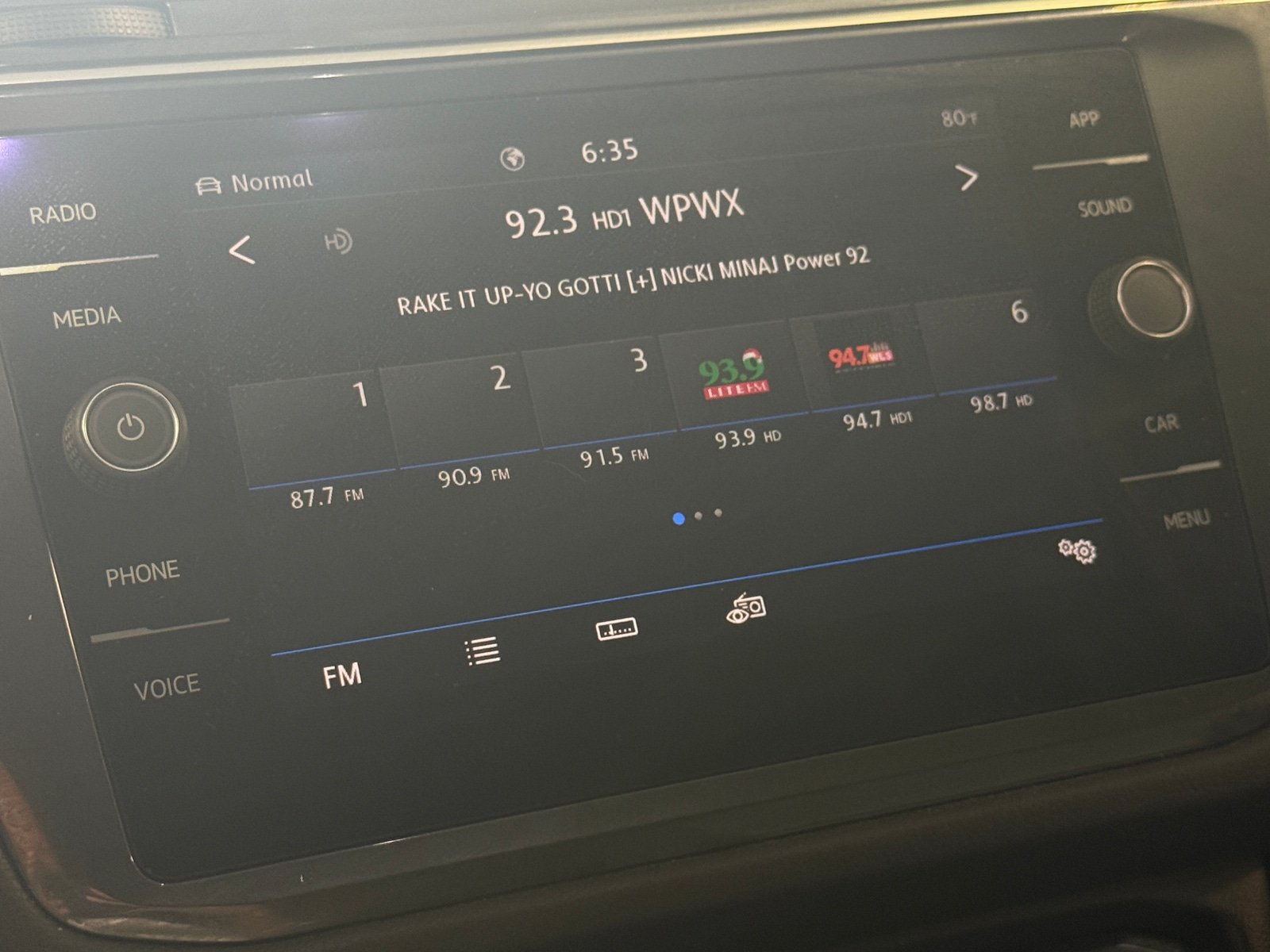 Thumbnail: 2020 Volkswagen Tiguan - 3