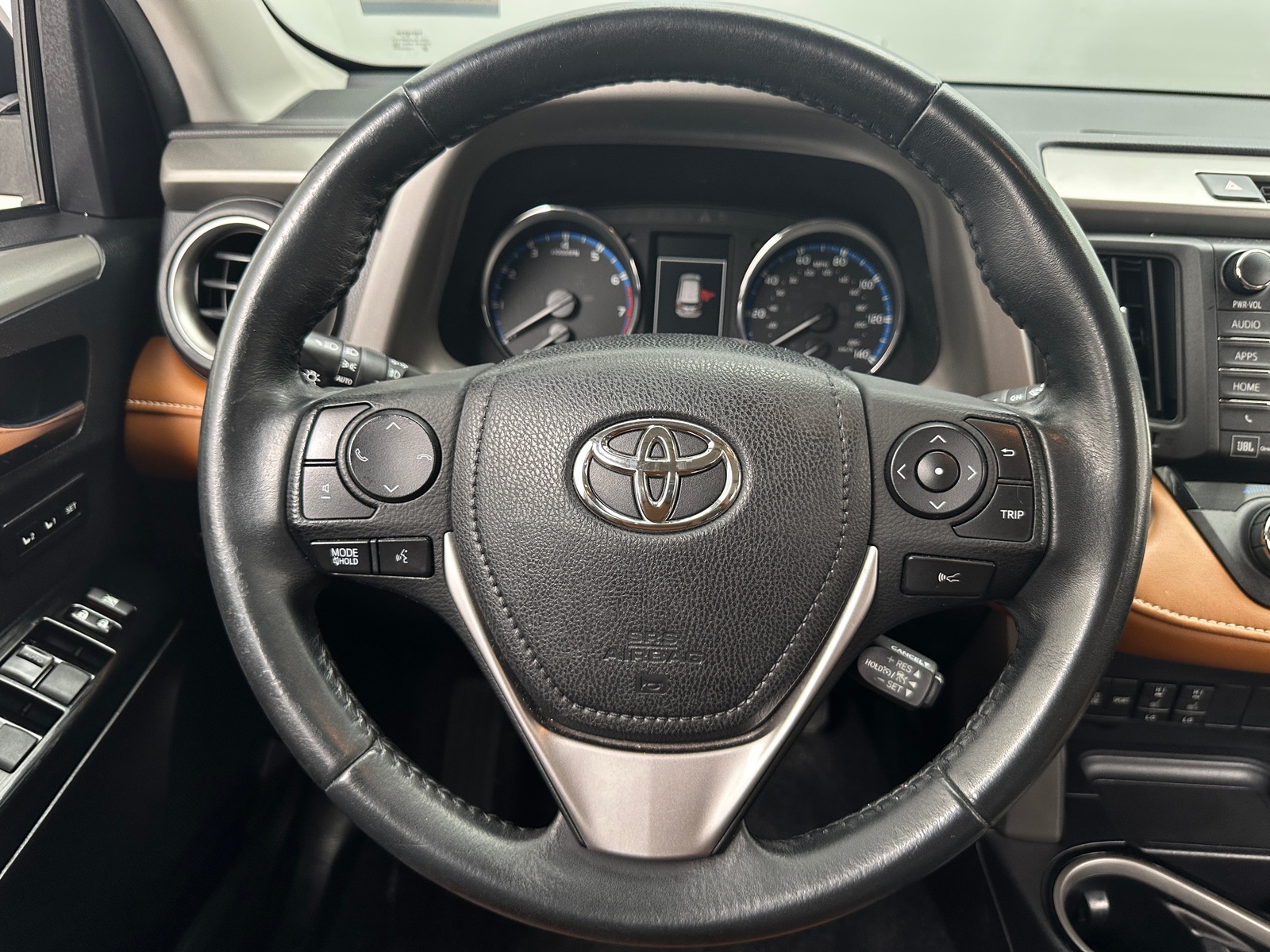 Thumbnail: 2018 Toyota RAV4 - 4