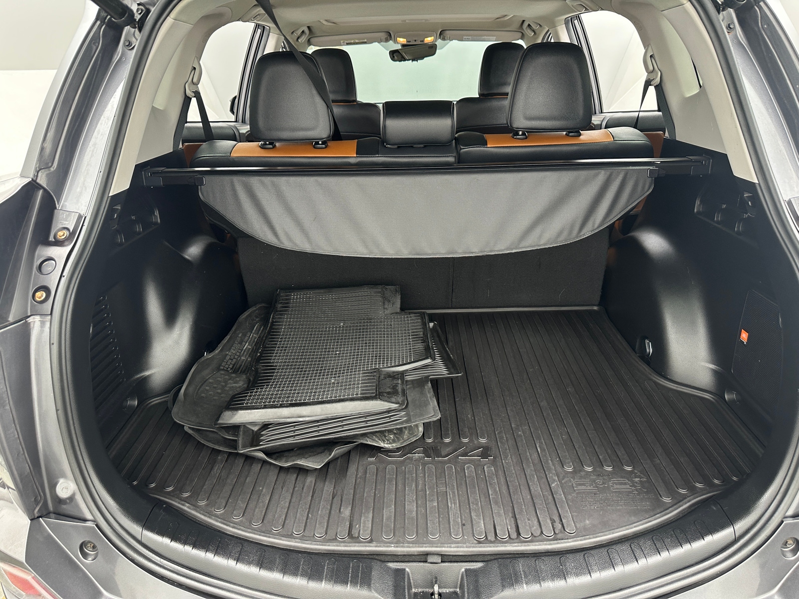 Thumbnail: 2018 Toyota RAV4 - 6