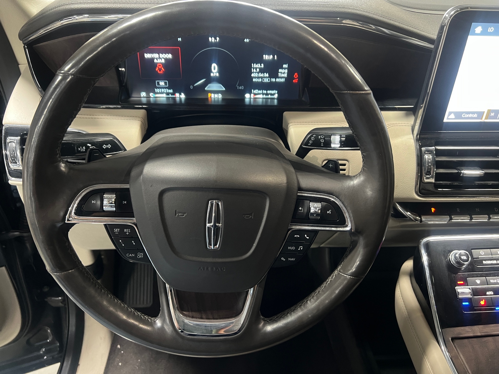 Thumbnail: 2019 Lincoln Navigator - 4