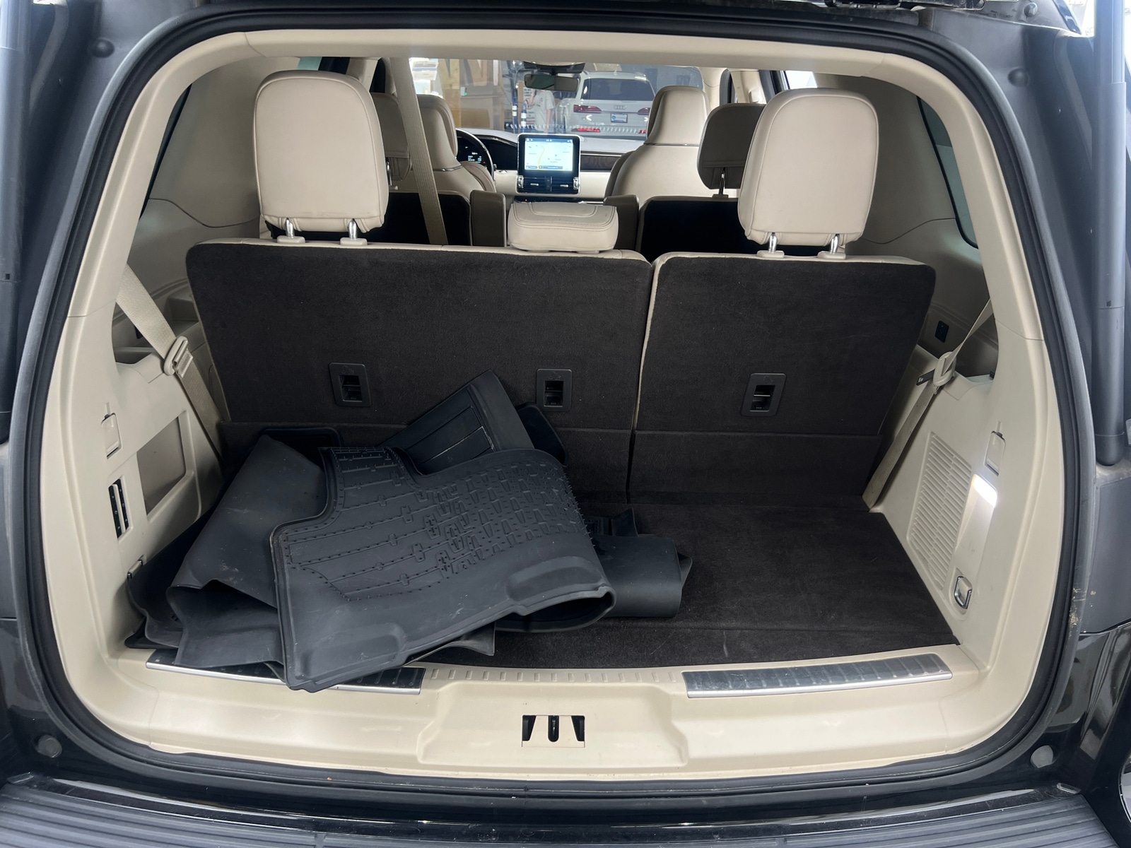 Thumbnail: 2019 Lincoln Navigator - 6