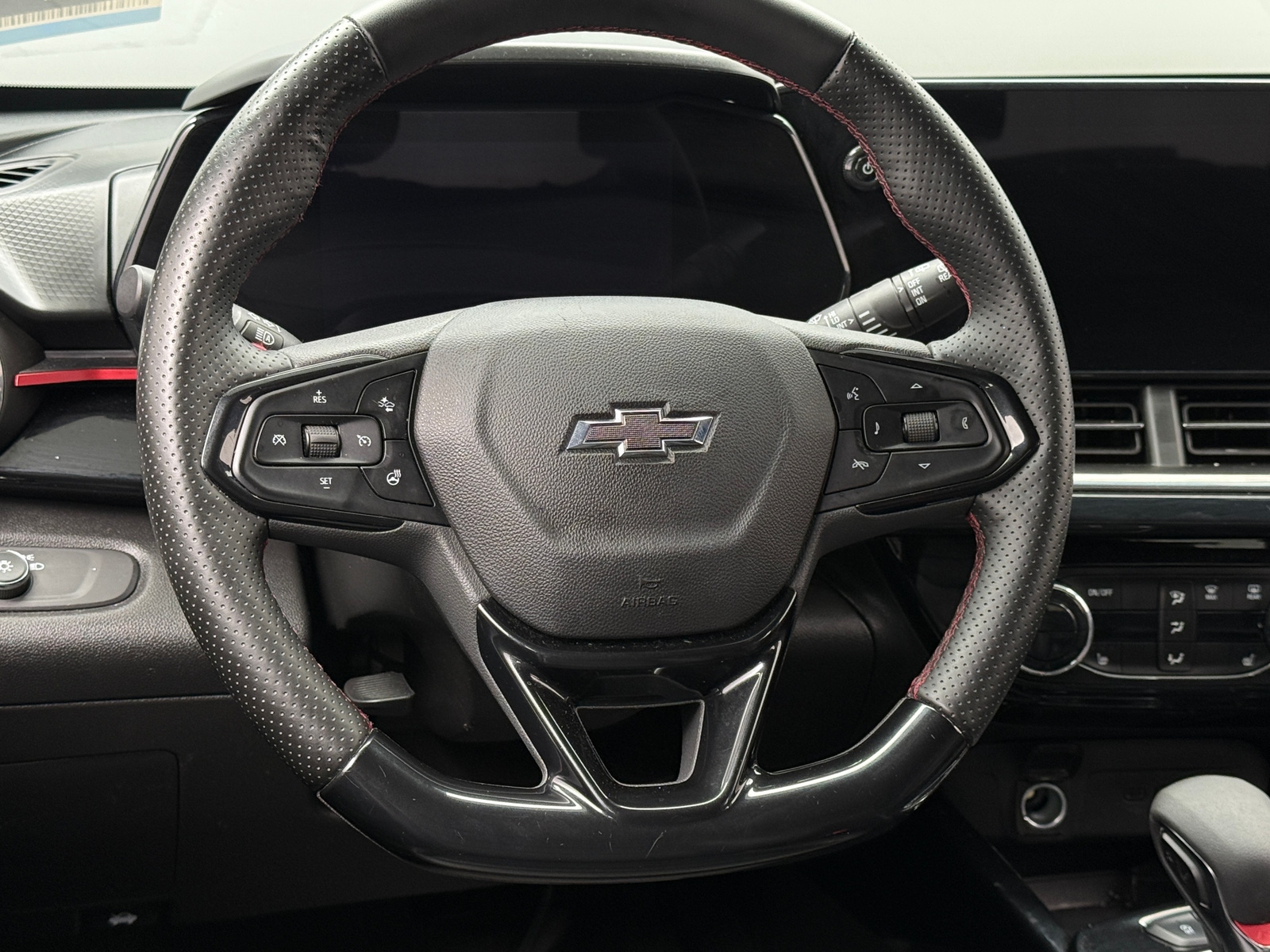 Thumbnail: 2025 Chevrolet Trax - 4