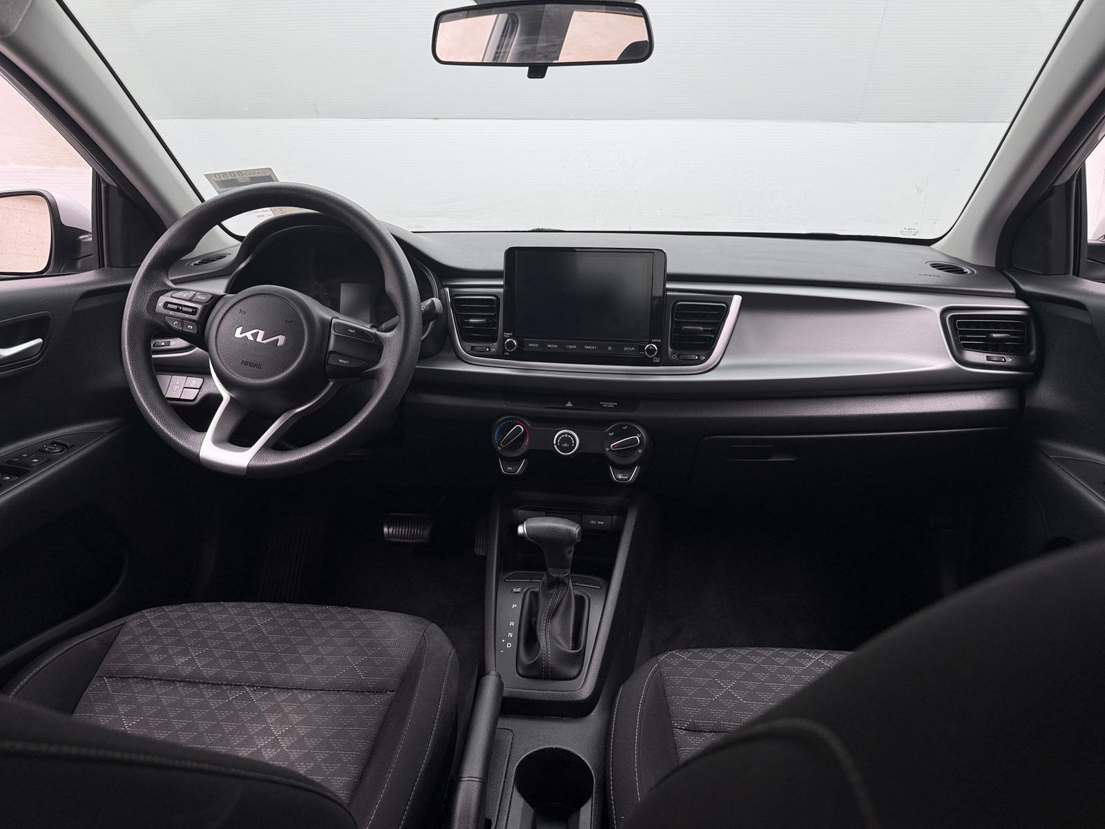 Thumbnail: 2022 Kia Rio - 3