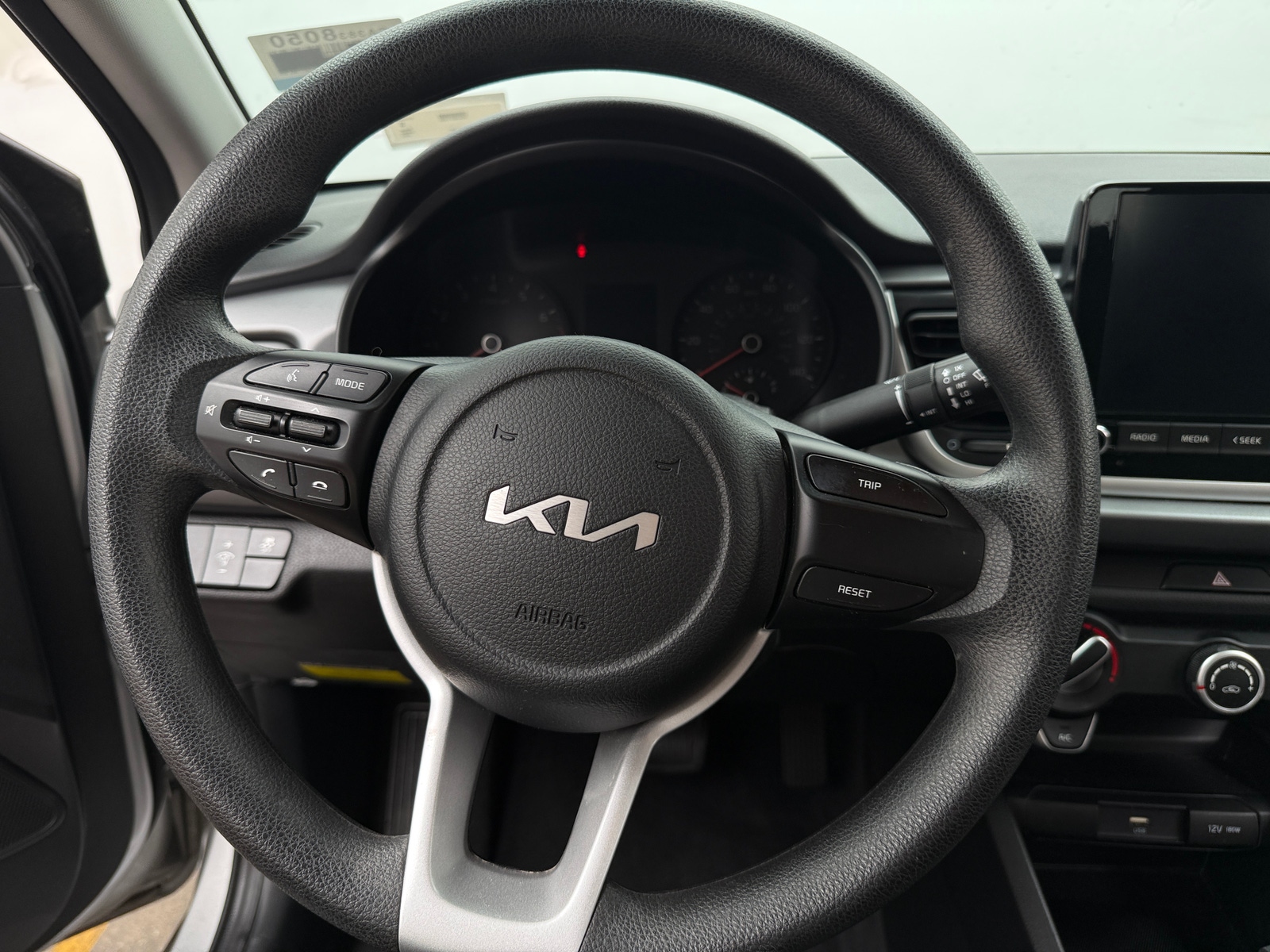 Thumbnail: 2022 Kia Rio - 5