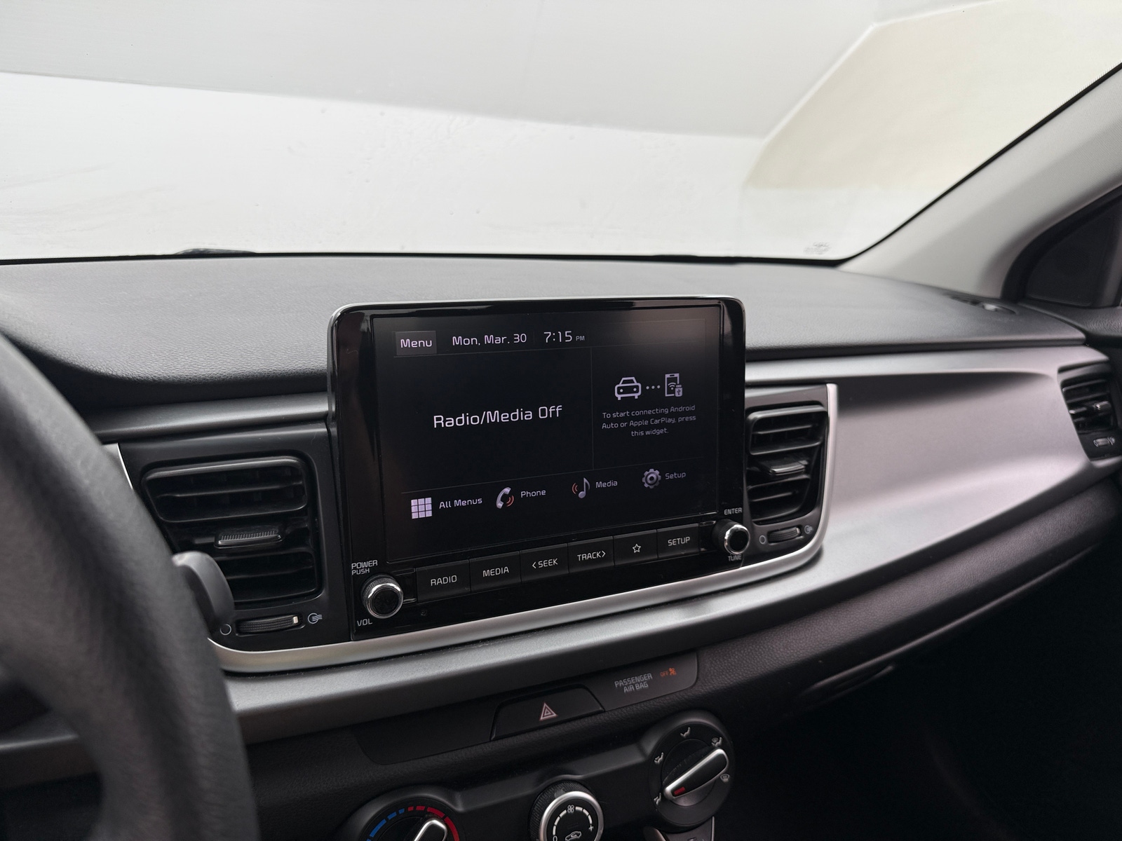 Thumbnail: 2022 Kia Rio - 4