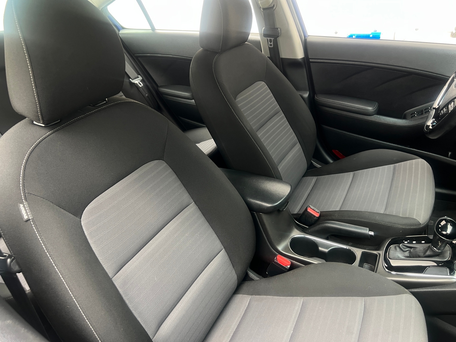 Thumbnail: 2017 Kia Forte - 2