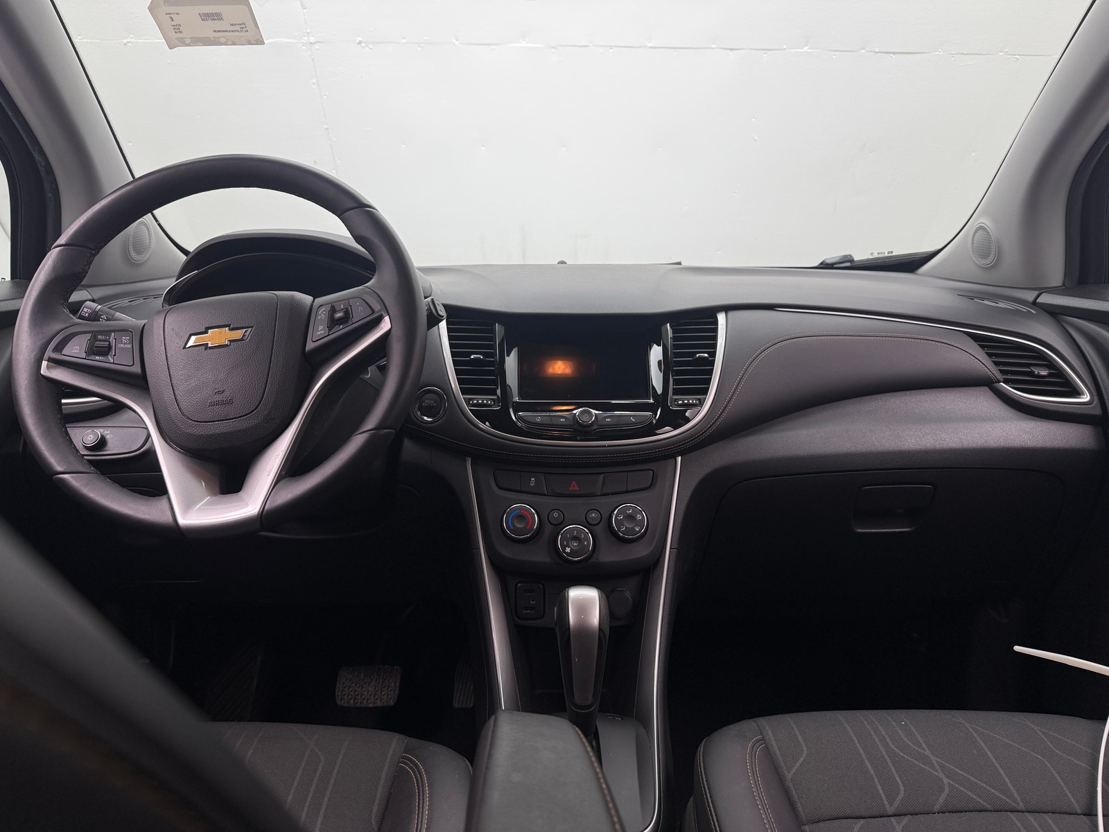 Thumbnail: 2018 Chevrolet Trax - 3