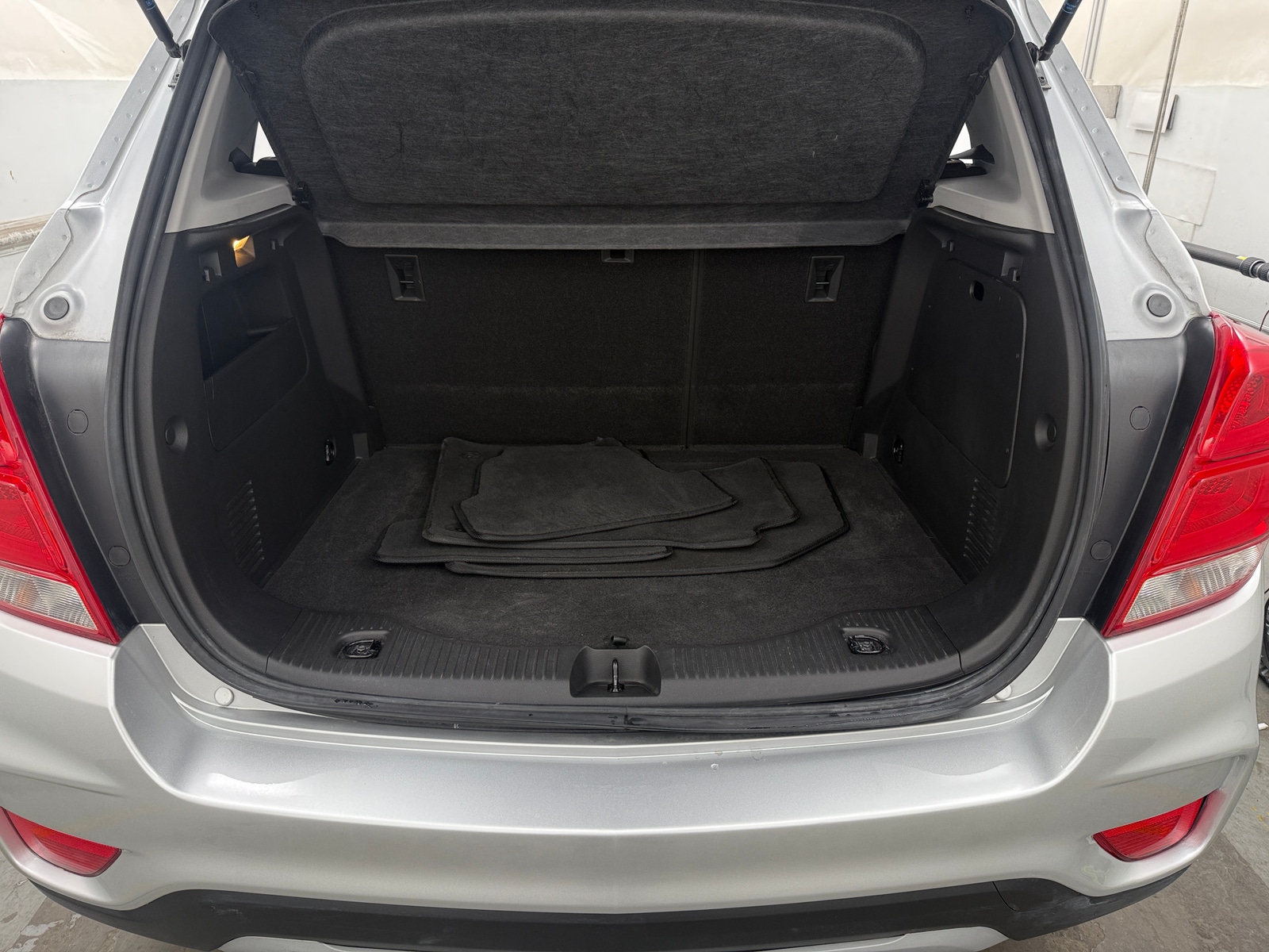 Thumbnail: 2018 Chevrolet Trax - 7