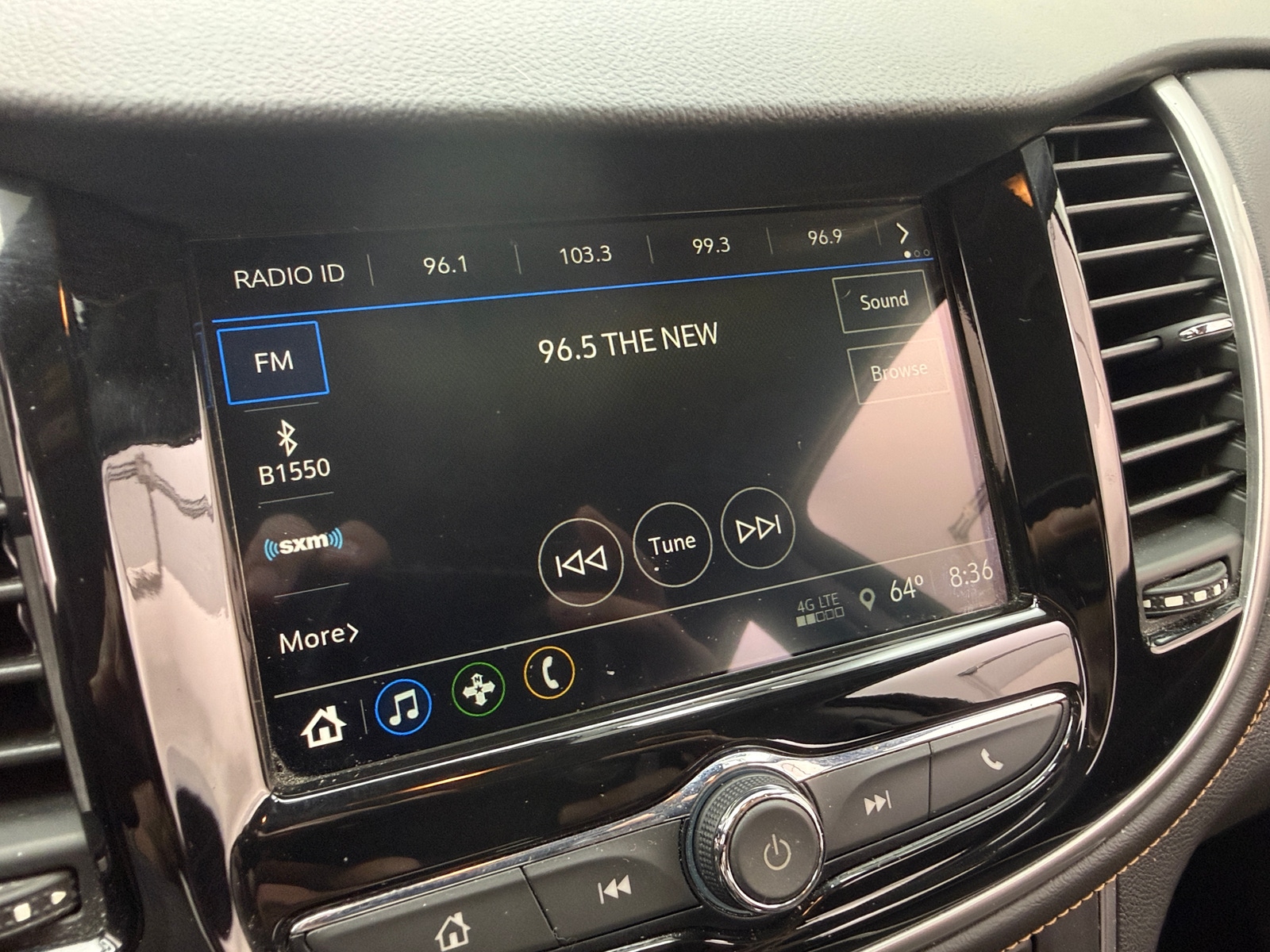 Thumbnail: 2018 Chevrolet Trax - 4