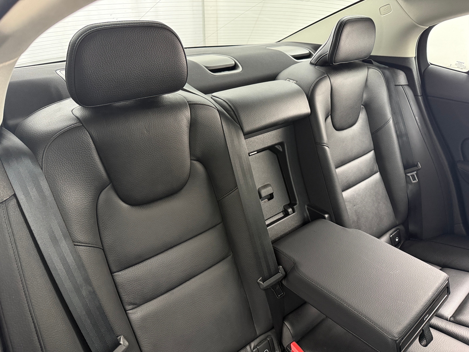 Thumbnail: 2025 Volvo S60 - 5