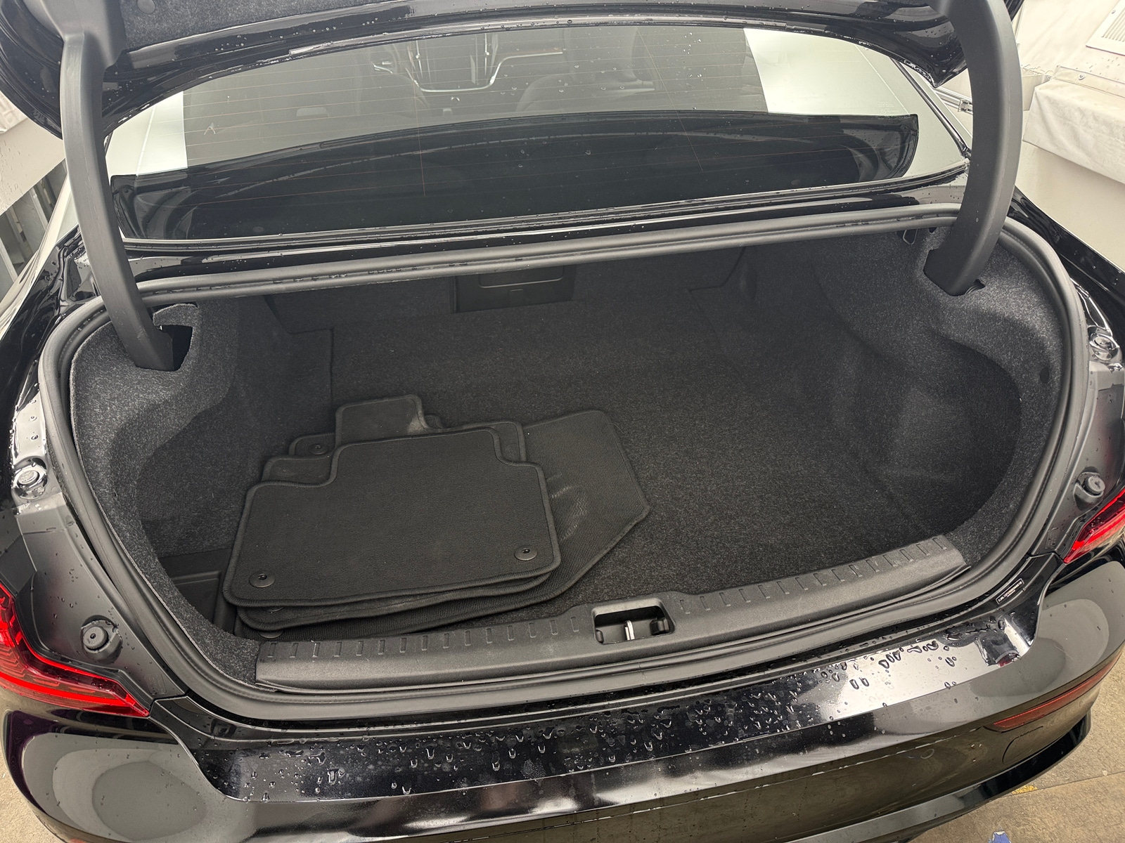 Thumbnail: 2025 Volvo S60 - 6