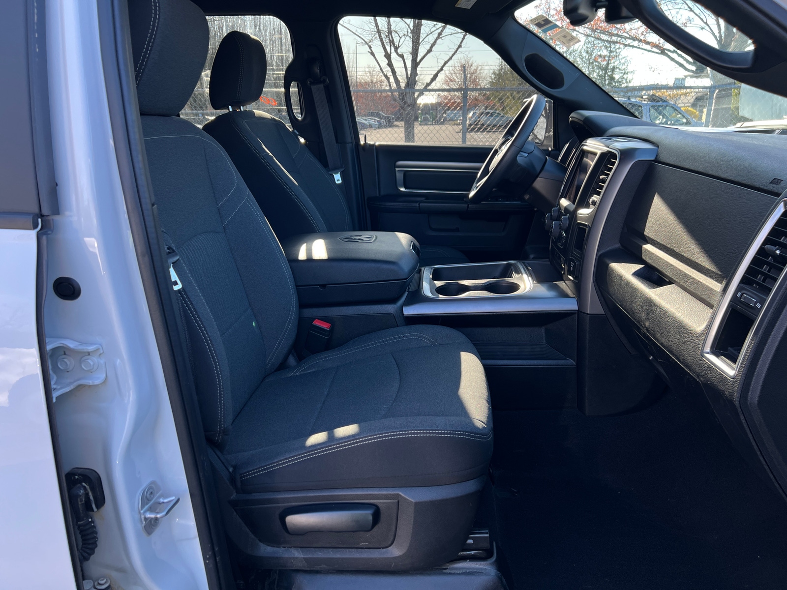 Thumbnail: 2022 RAM 1500 Classic - 2