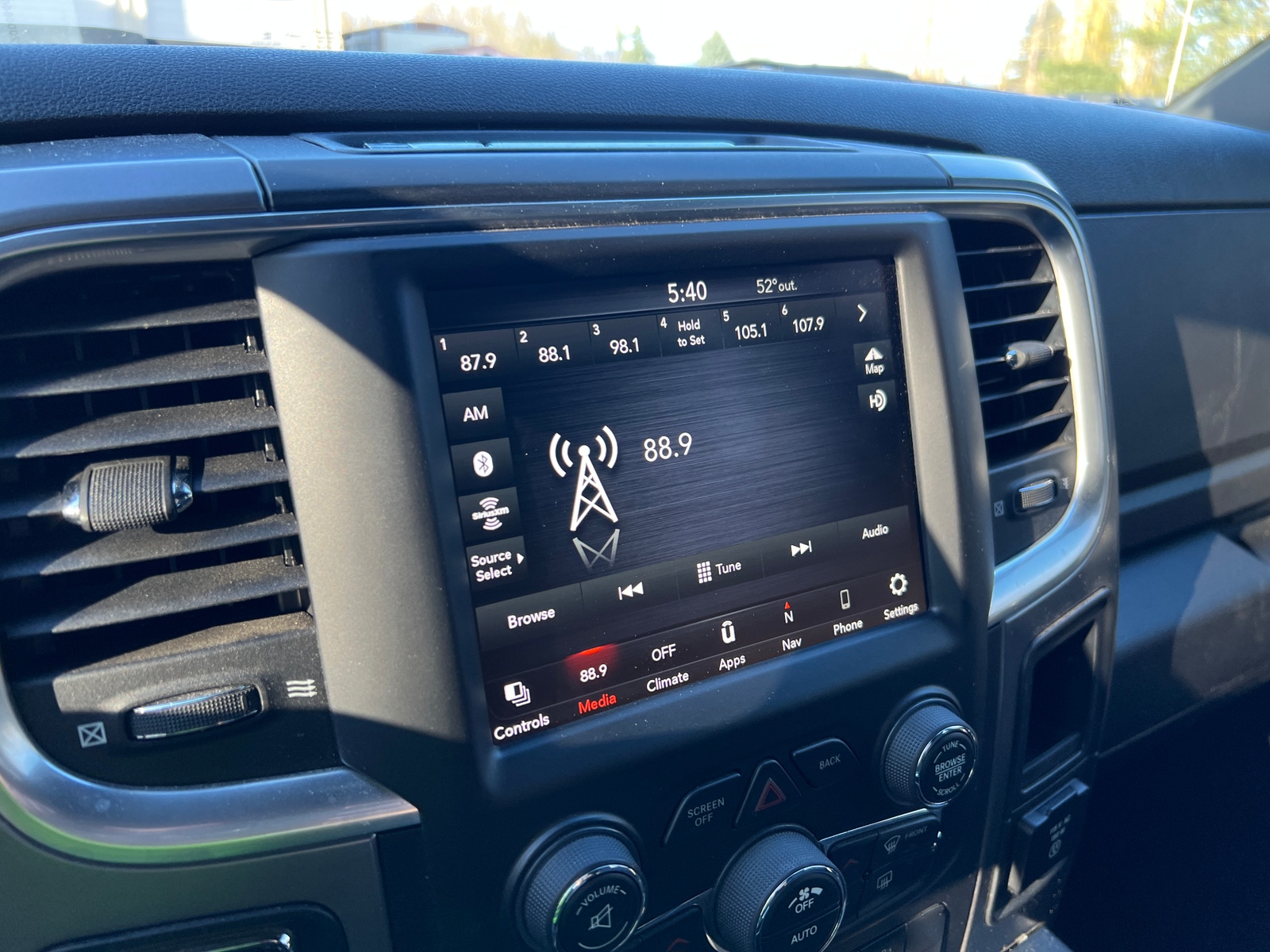 Thumbnail: 2022 RAM 1500 Classic - 4