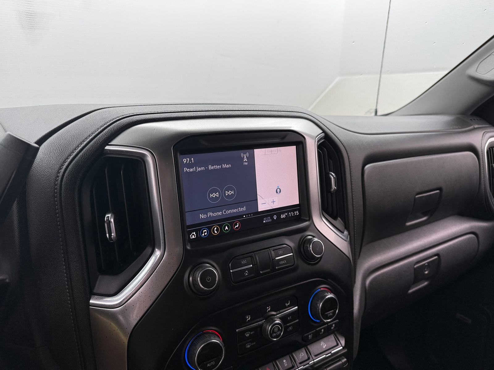 Thumbnail: 2019 Chevrolet Silverado 1500 - 3