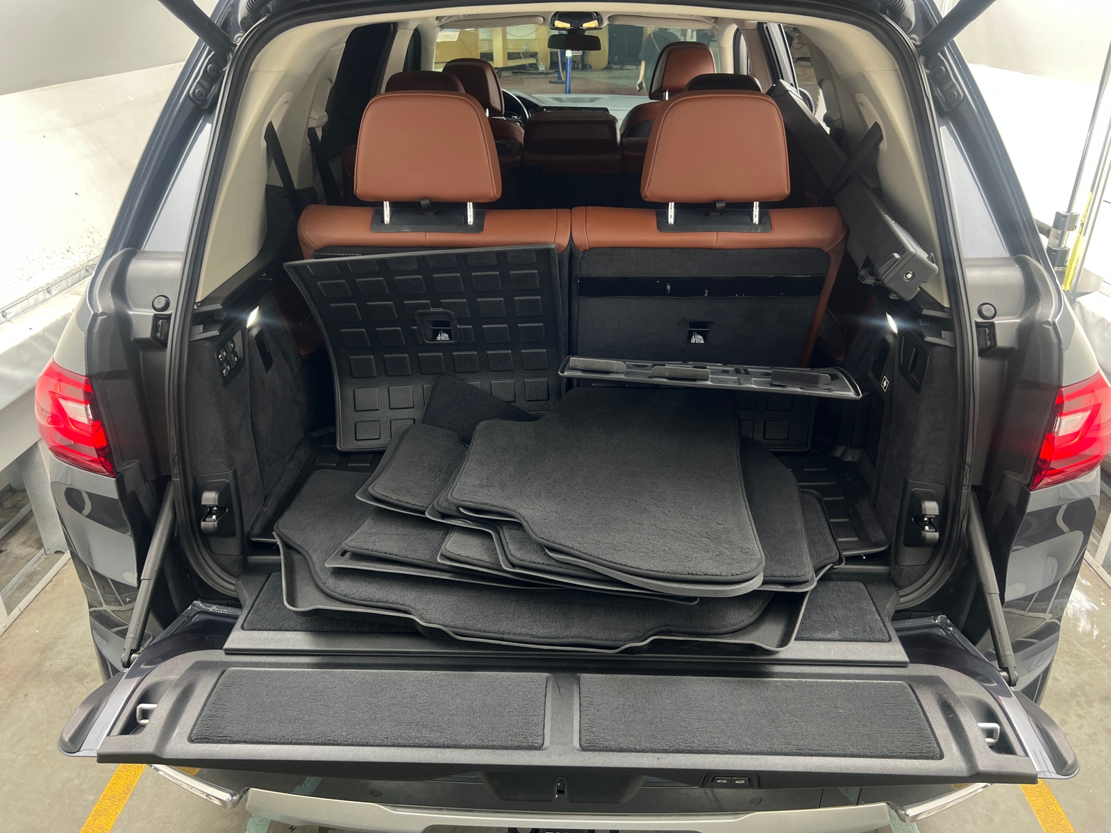 Thumbnail: 2019 BMW X7 - 6