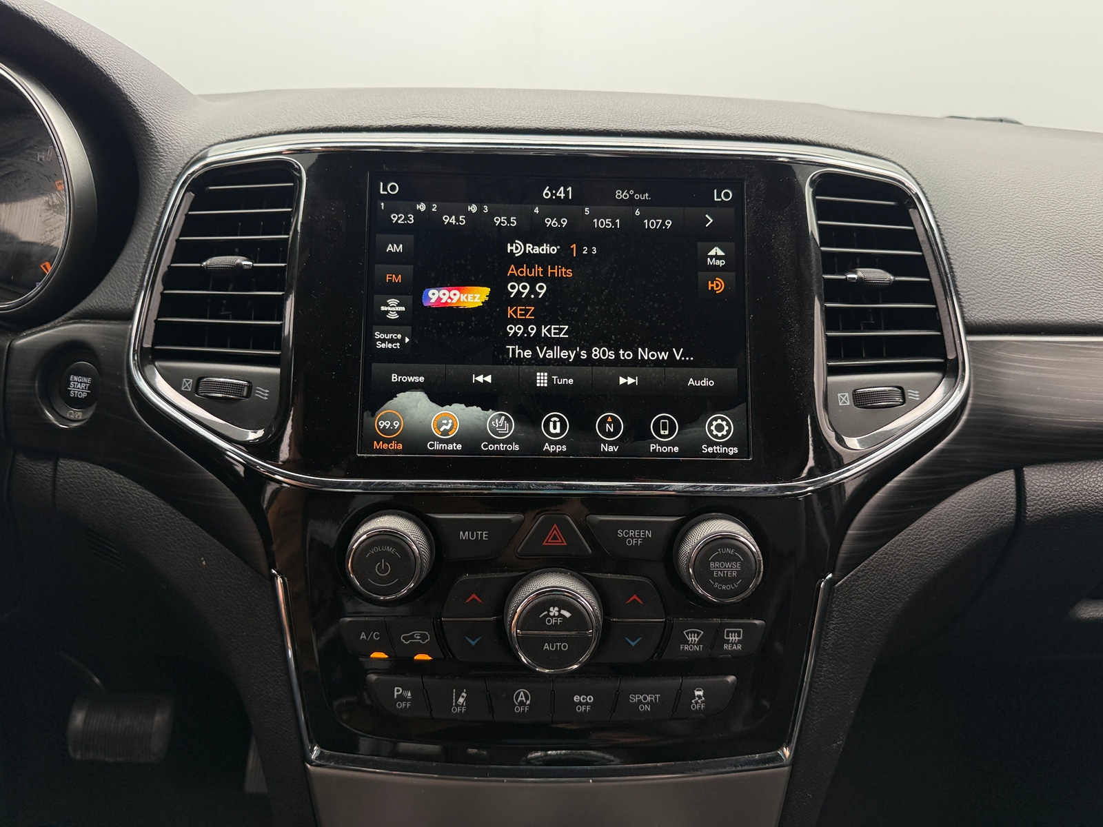 Thumbnail: 2021 Jeep Grand Cherokee - 4