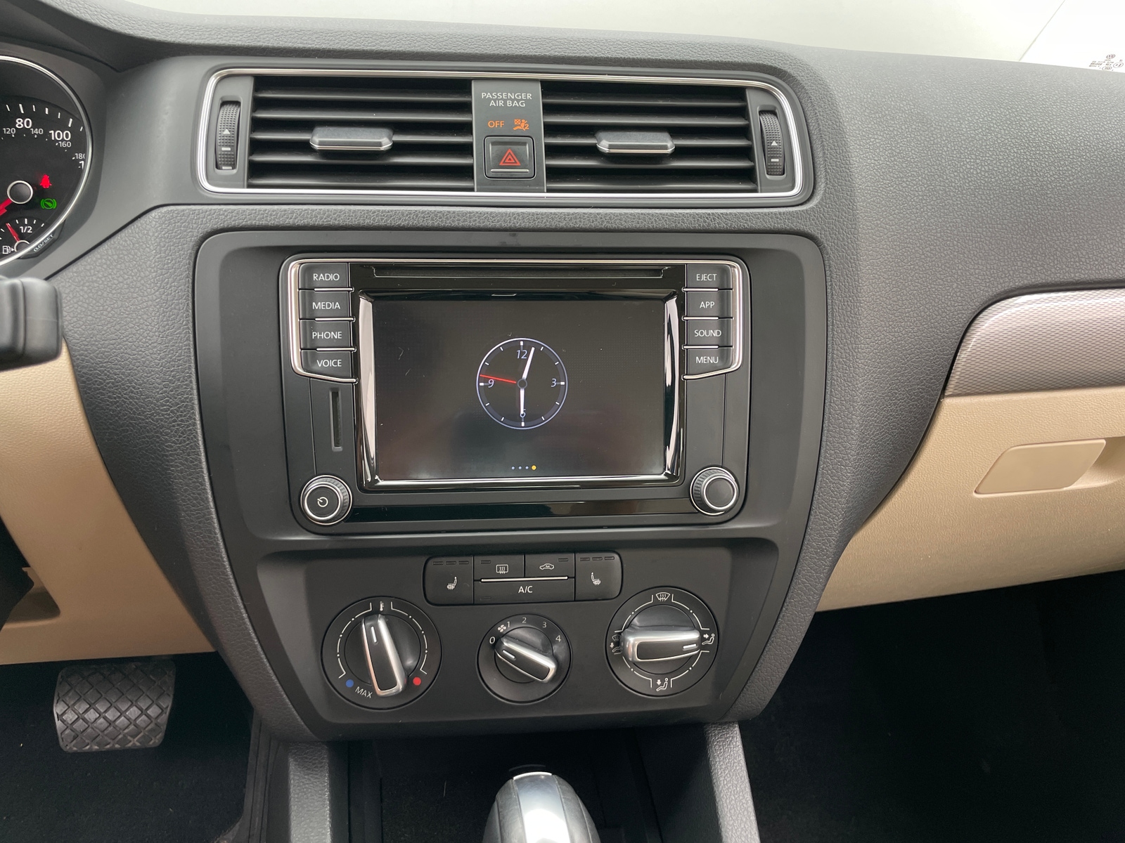 Thumbnail: 2018 Volkswagen Jetta - 3