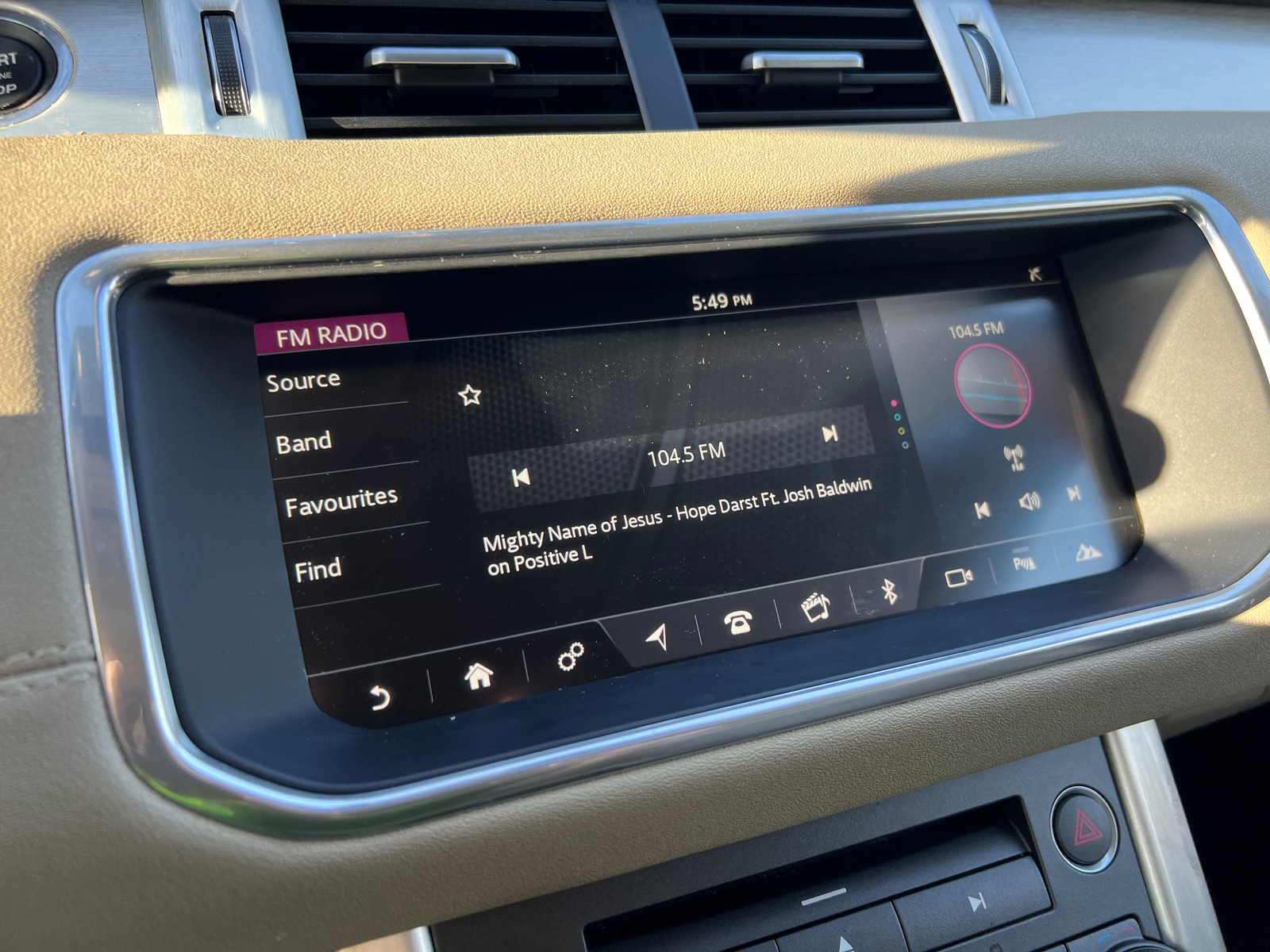 Thumbnail: 2017 Land Rover Range Rover Evoque - 3