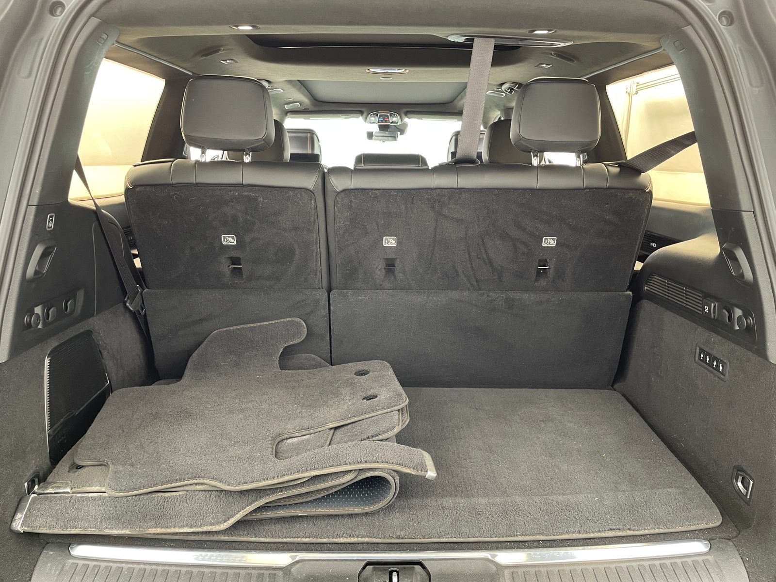 Thumbnail: 2022 Jeep Grand Wagoneer - 6