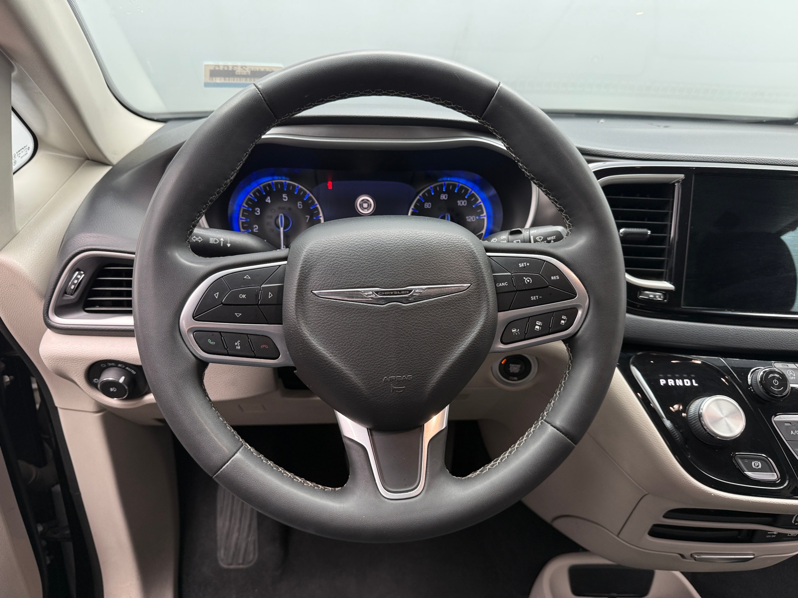 Thumbnail: 2022 Chrysler Pacifica - 4