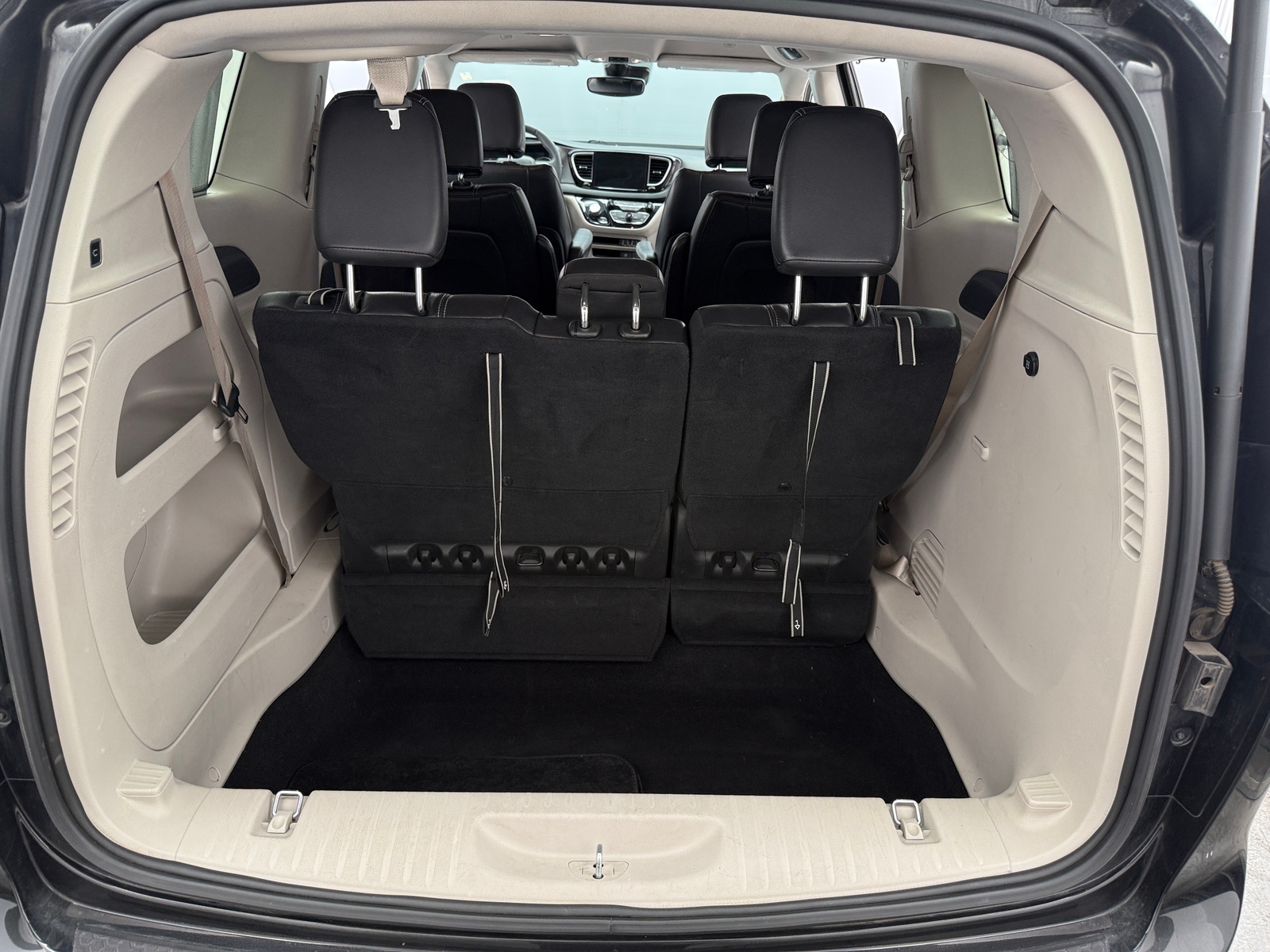 Thumbnail: 2022 Chrysler Pacifica - 6