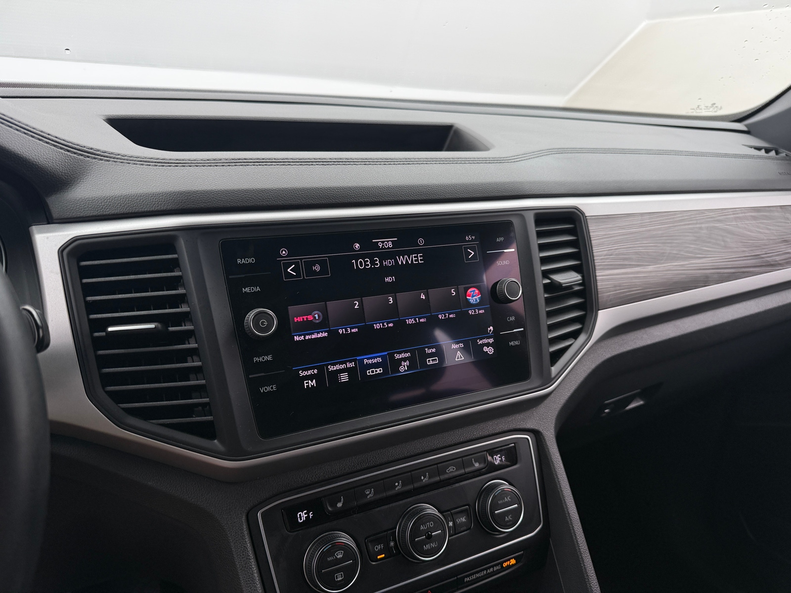 Thumbnail: 2021 Volkswagen Atlas - 3