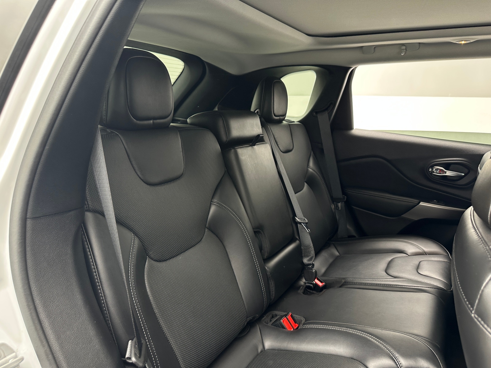 Thumbnail: 2021 Jeep Cherokee - 5