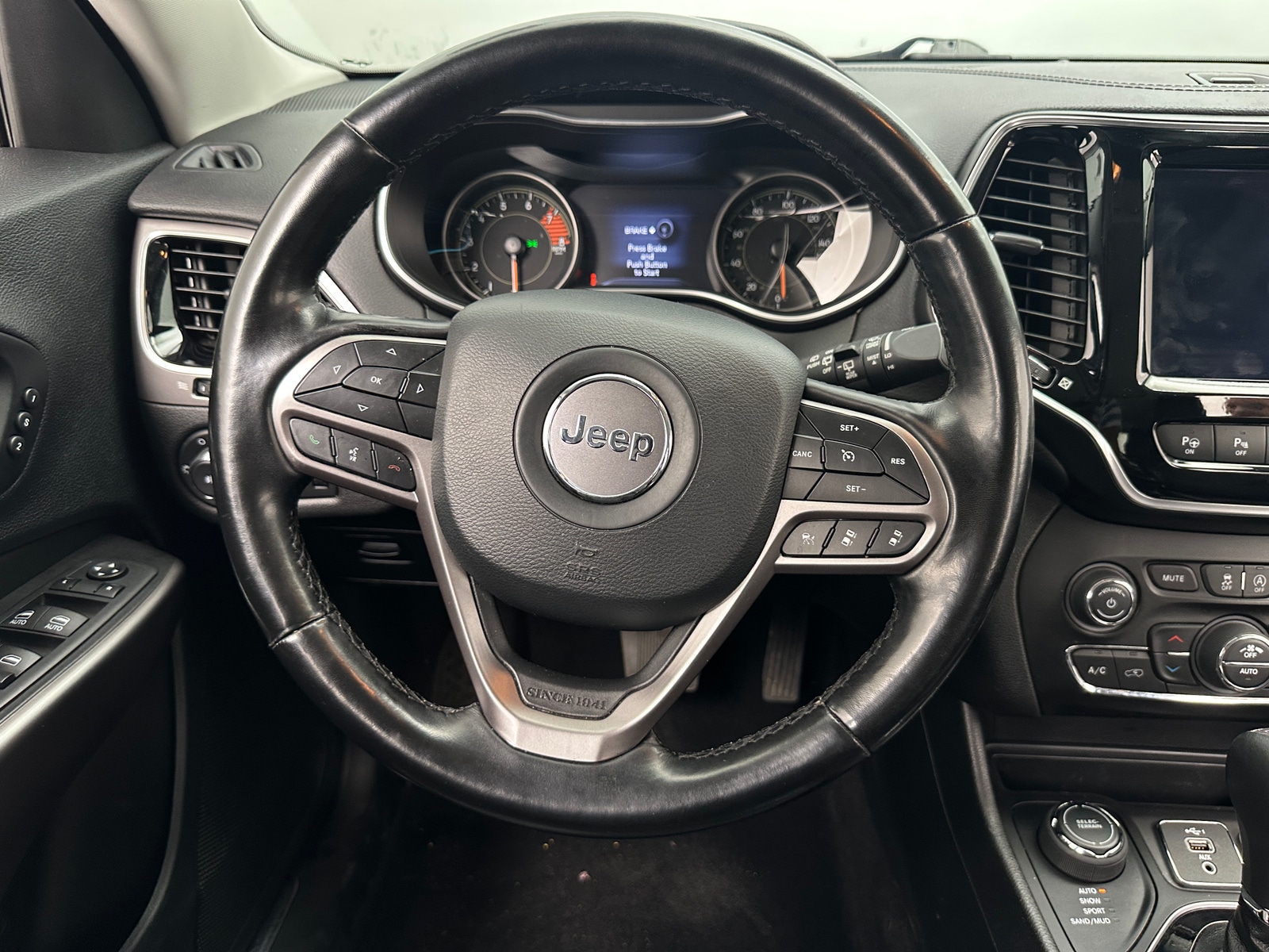 Thumbnail: 2021 Jeep Cherokee - 4