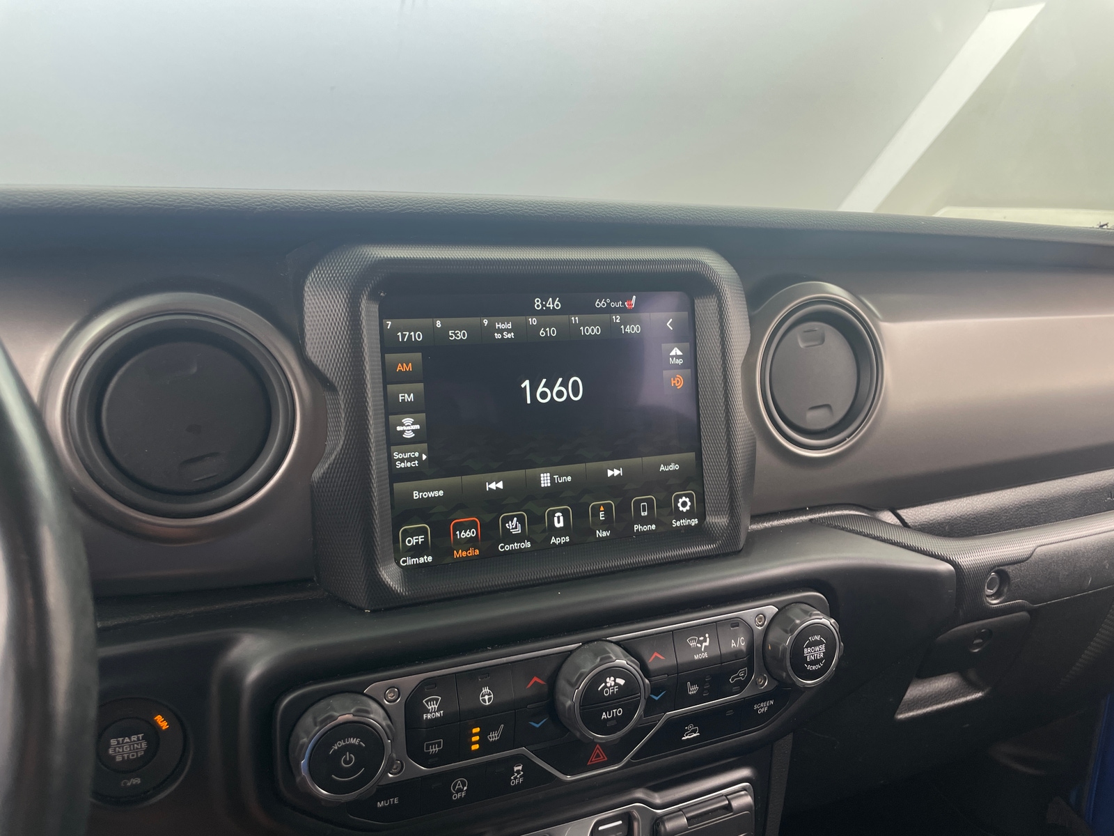 Thumbnail: 2021 Jeep Gladiator - 4