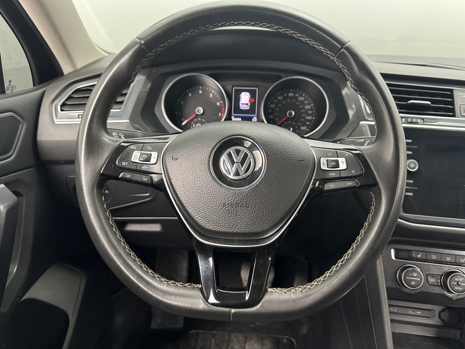 Thumbnail: 2021 Volkswagen Tiguan - 4