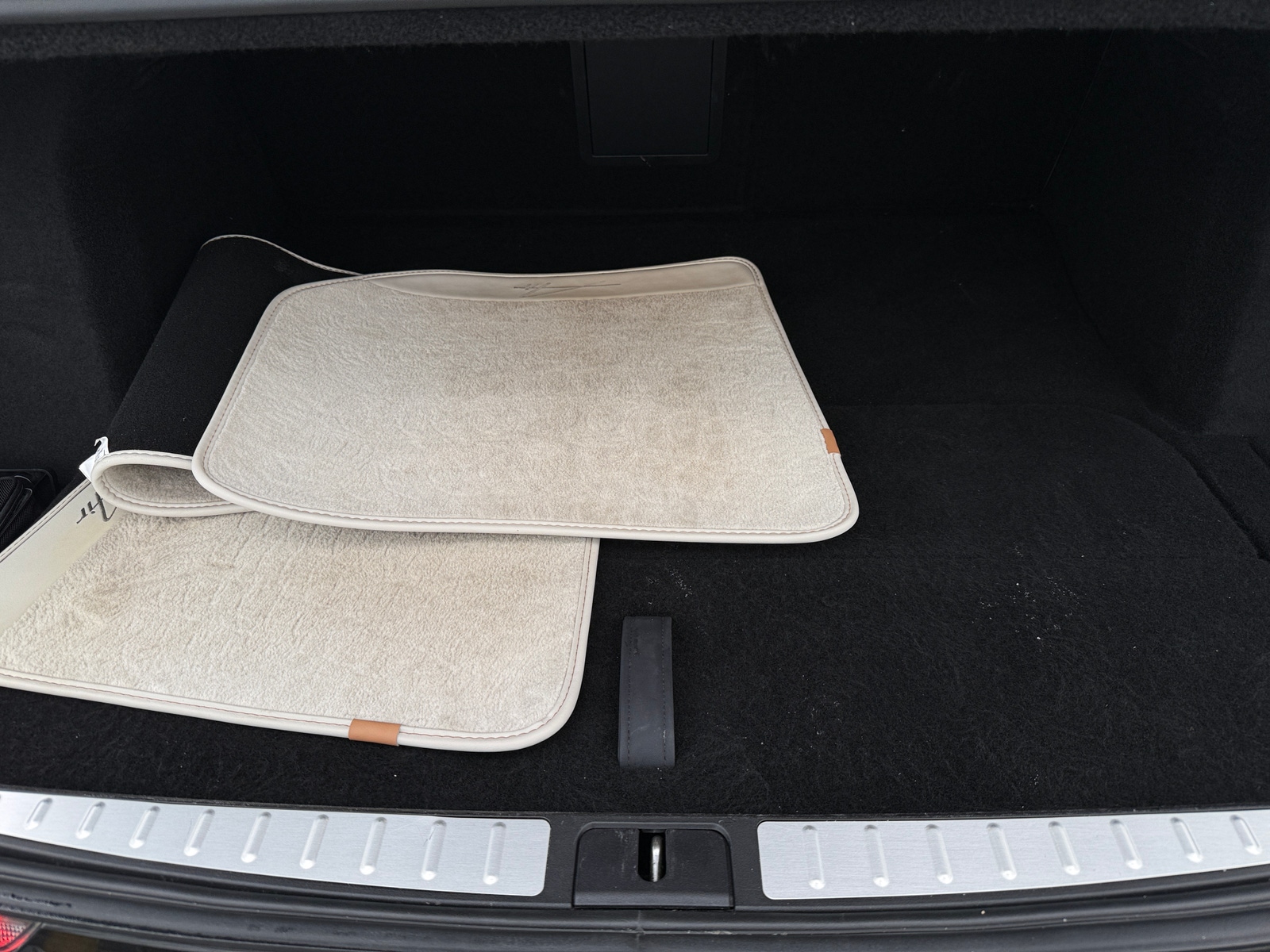 Thumbnail: 2023 Lucid Air - 6