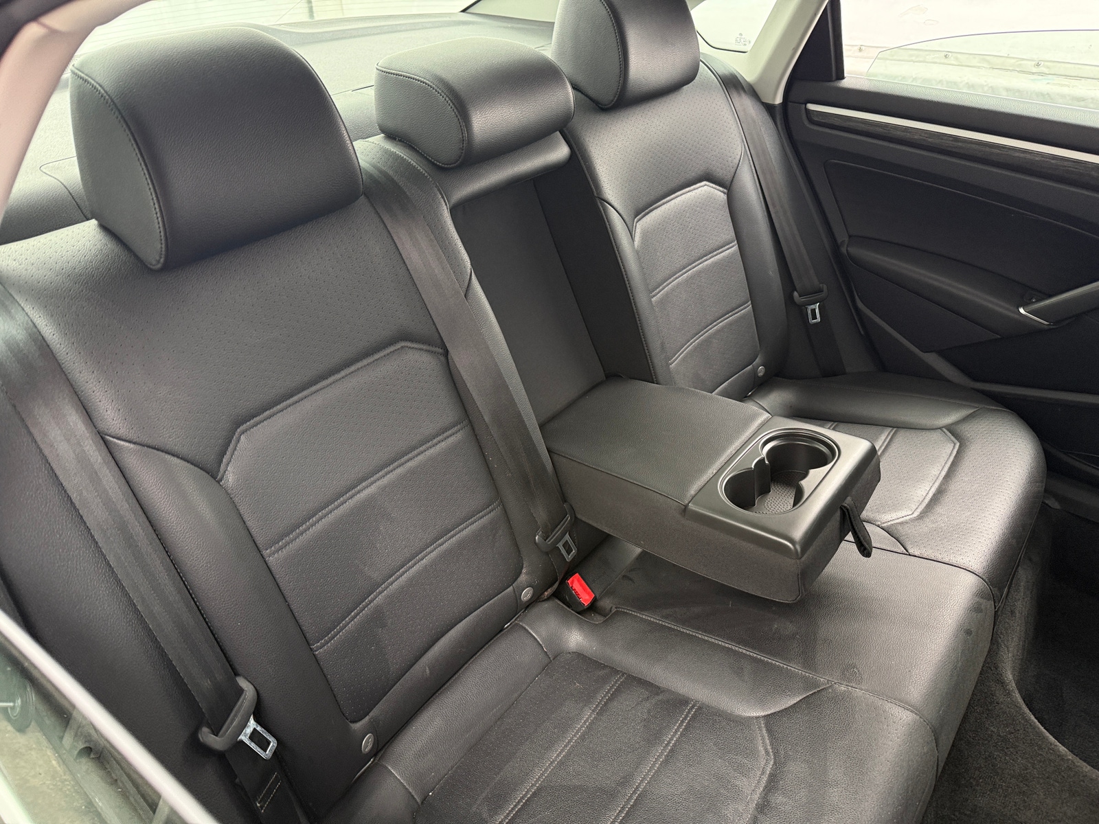 Thumbnail: 2017 Volkswagen Passat - 5