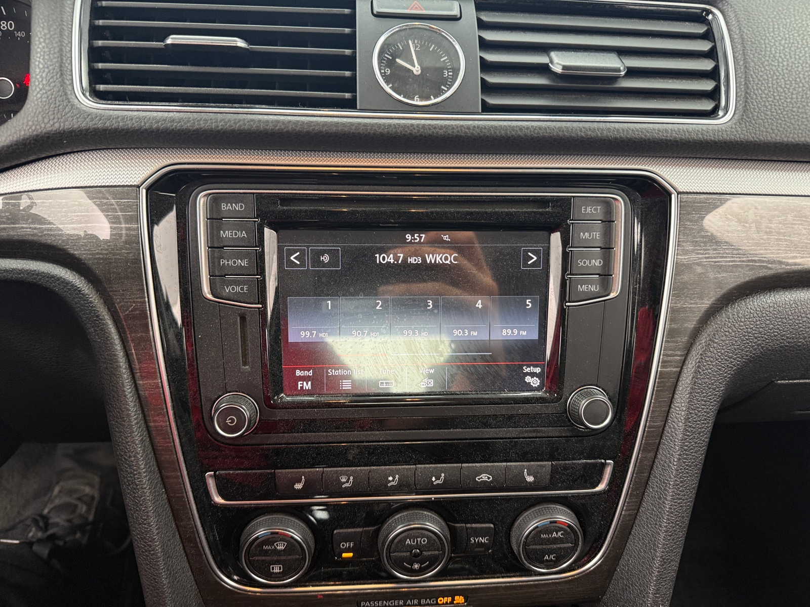 Thumbnail: 2017 Volkswagen Passat - 3