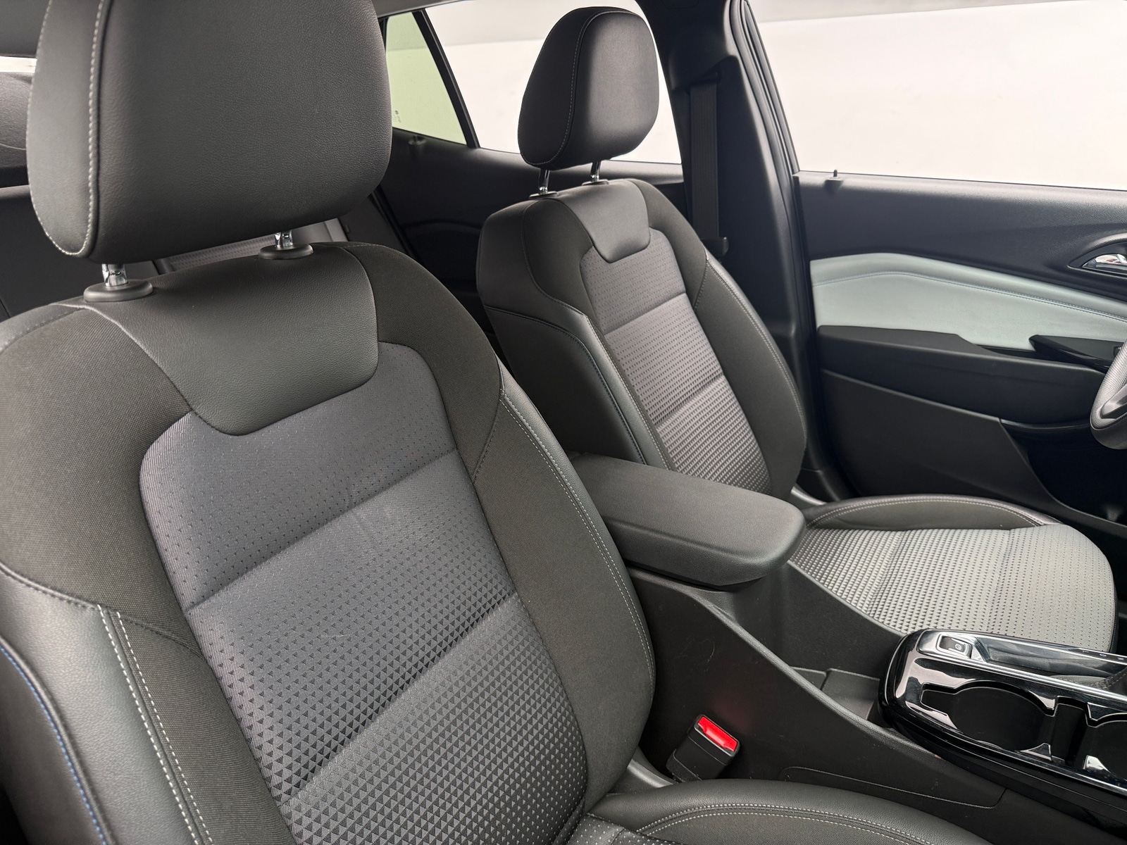 Thumbnail: 2025 Chevrolet Trax - 2