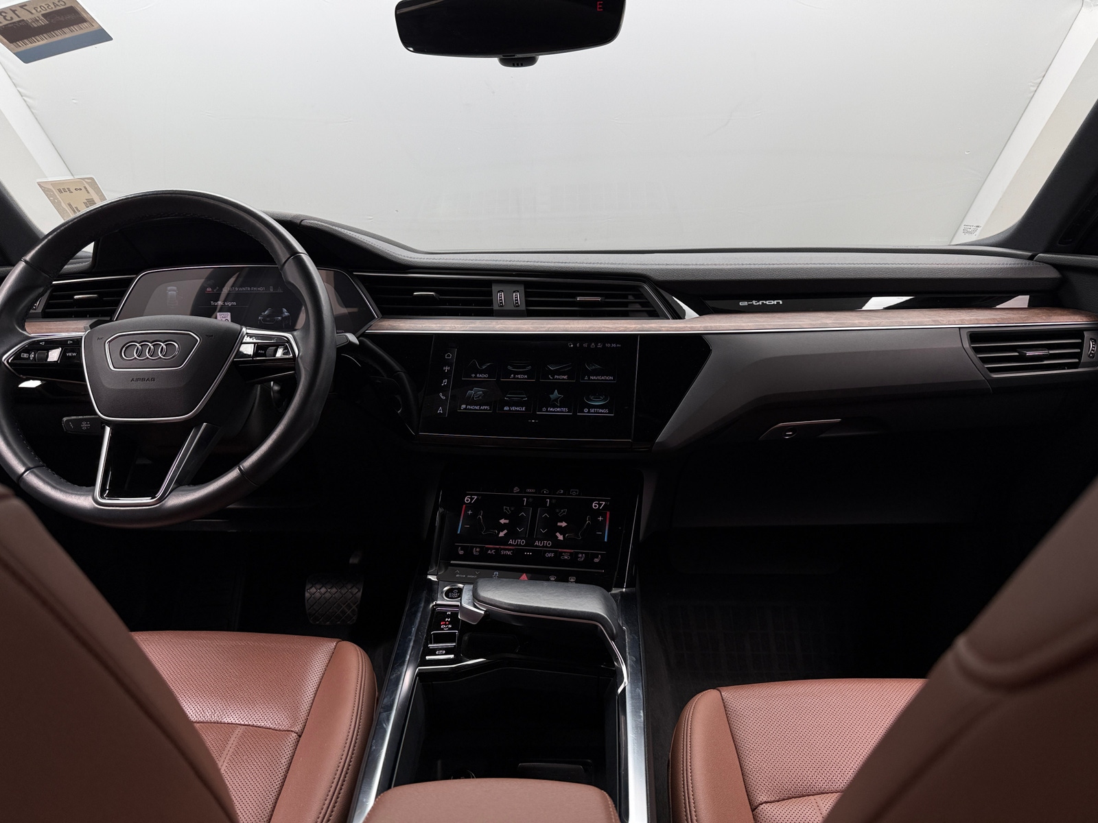 Thumbnail: 2022 Audi e-tron S - 2