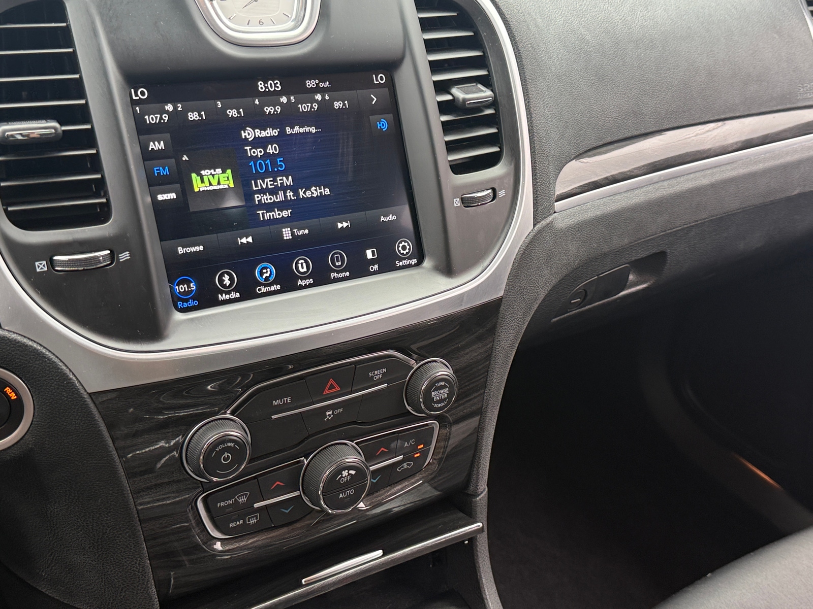 Thumbnail: 2019 Chrysler 300 - 4