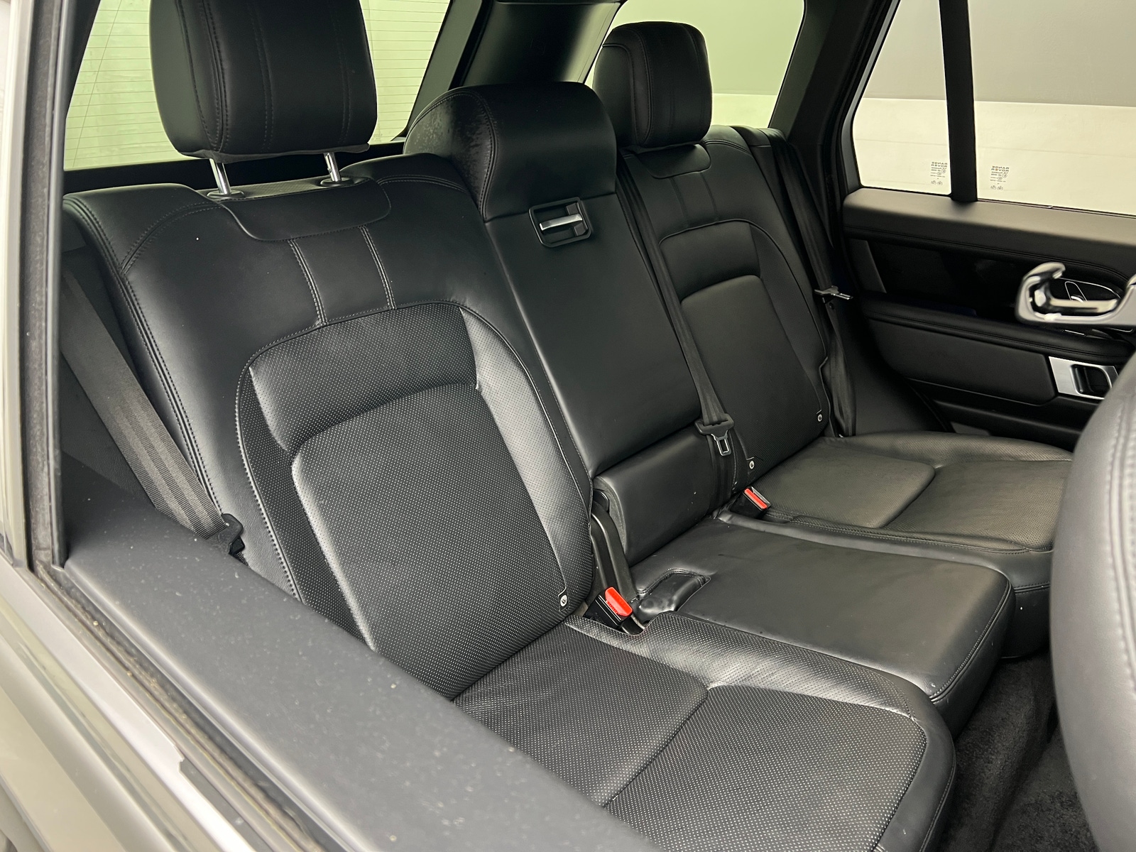 Thumbnail: 2019 Land Rover Range Rover - 5