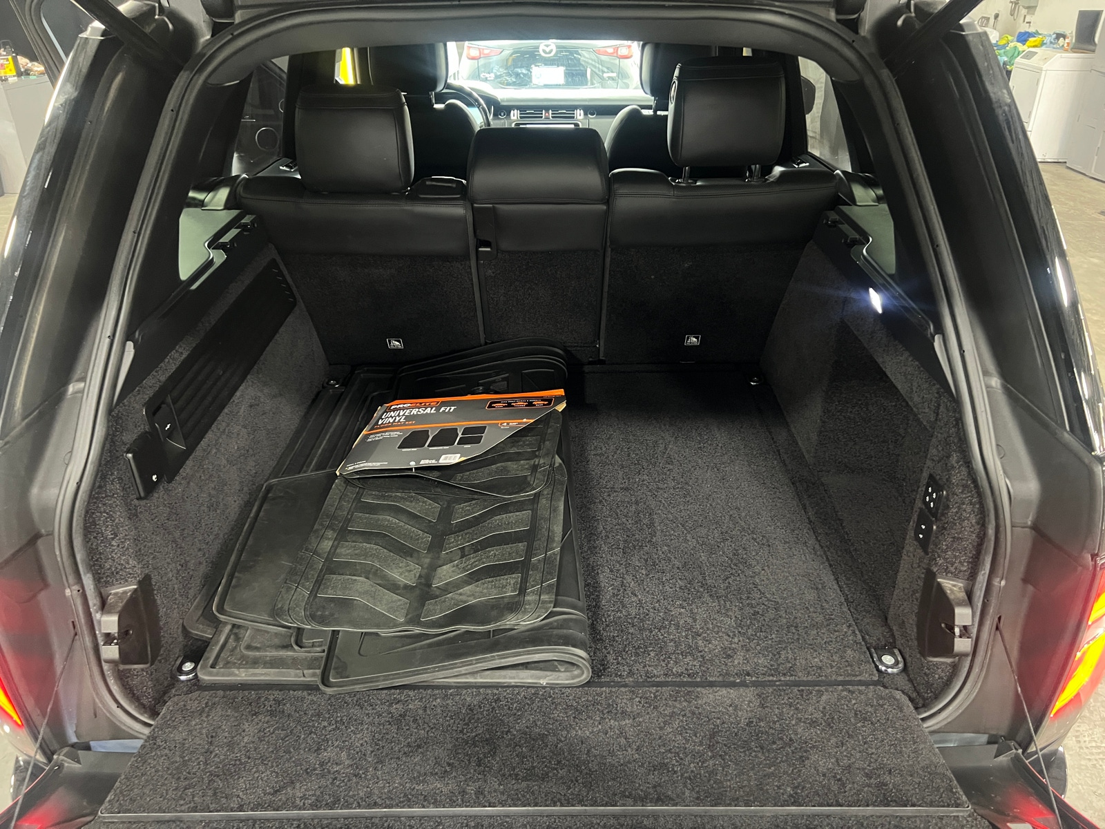 Thumbnail: 2019 Land Rover Range Rover - 6