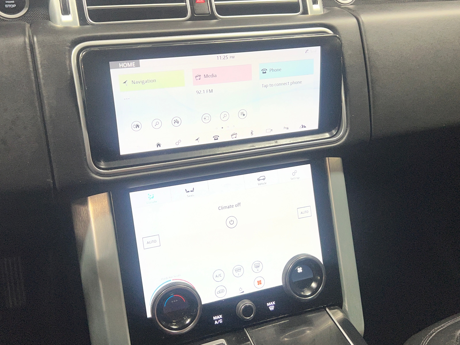 Thumbnail: 2019 Land Rover Range Rover - 3