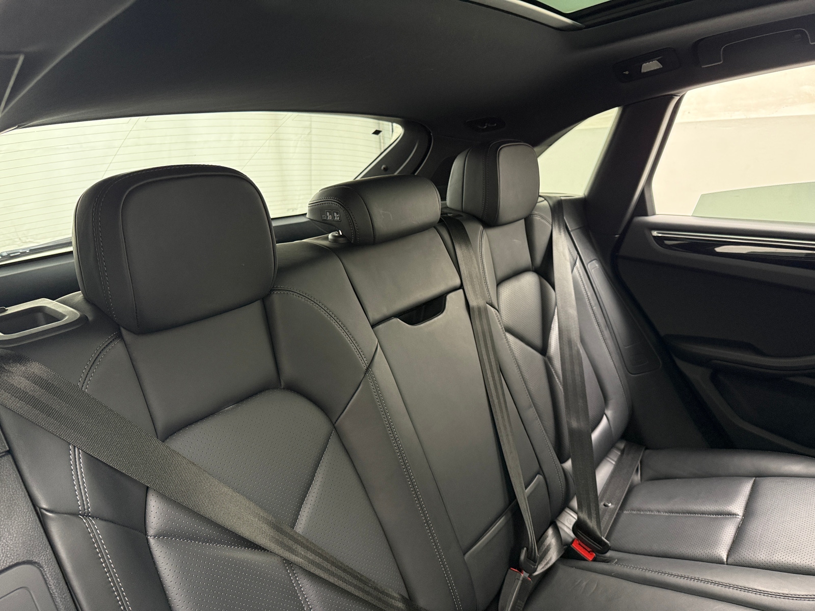 Thumbnail: 2023 Porsche Macan - 5