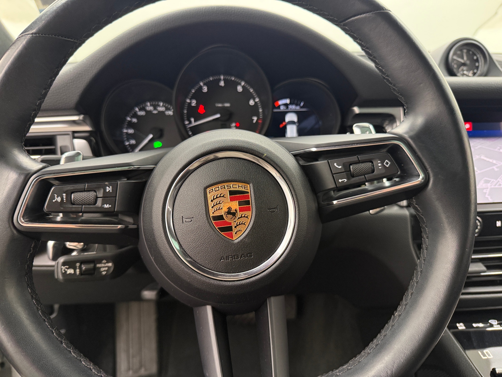 Thumbnail: 2023 Porsche Macan - 4