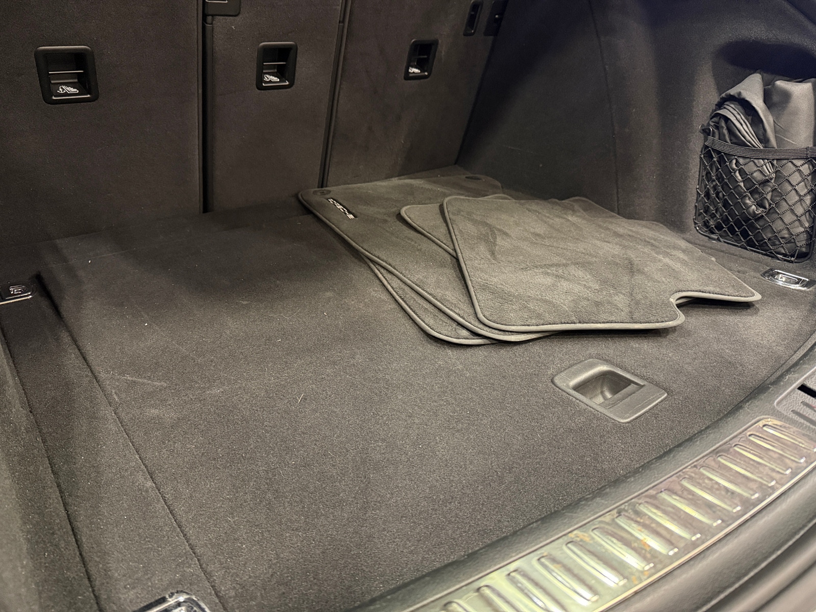 Thumbnail: 2023 Porsche Macan - 6