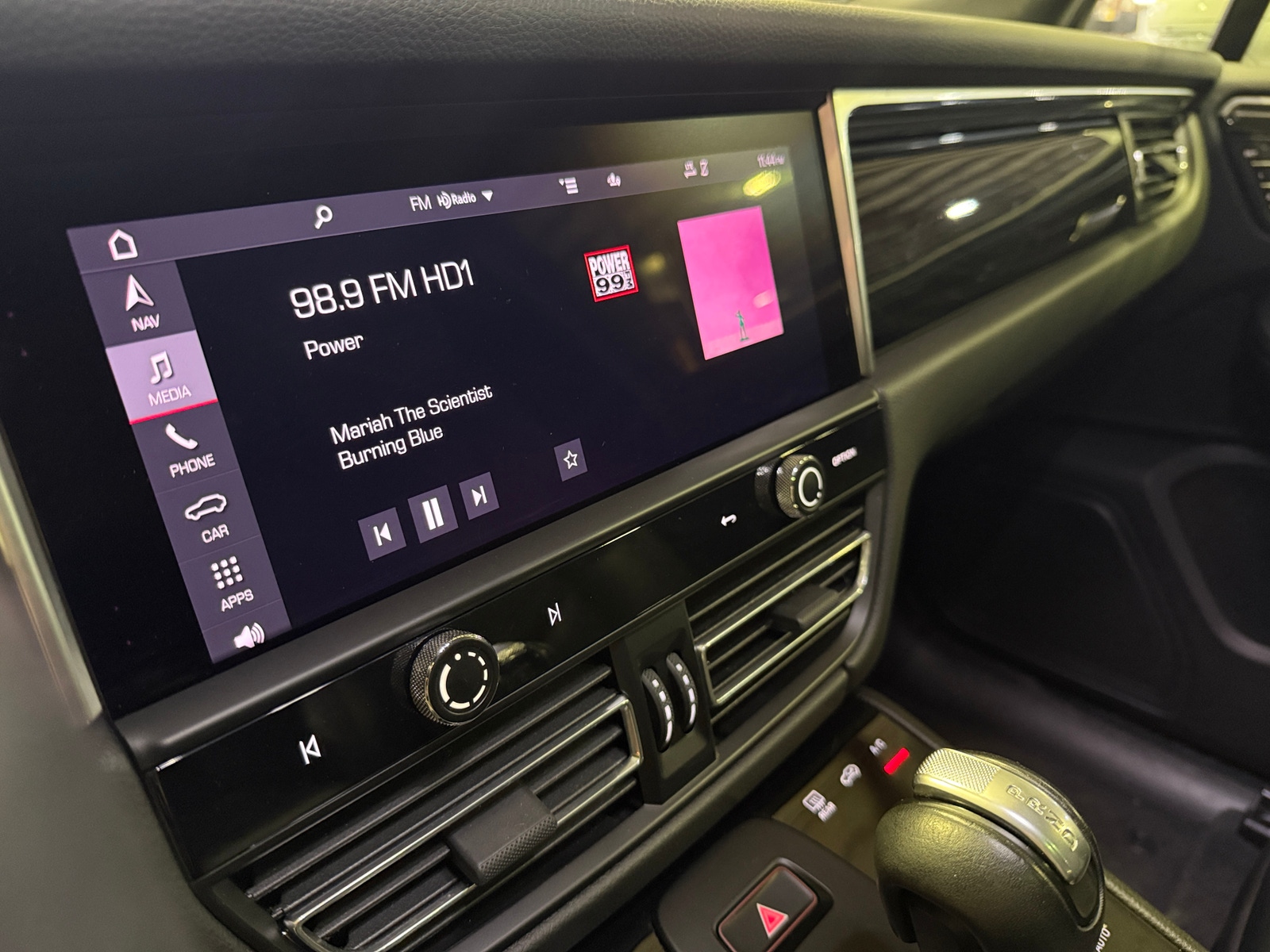 Thumbnail: 2023 Porsche Macan - 3