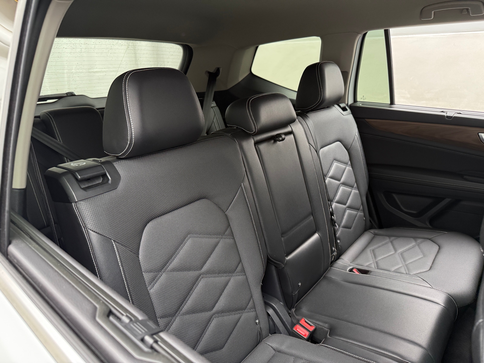 Thumbnail: 2024 Volkswagen Atlas - 5