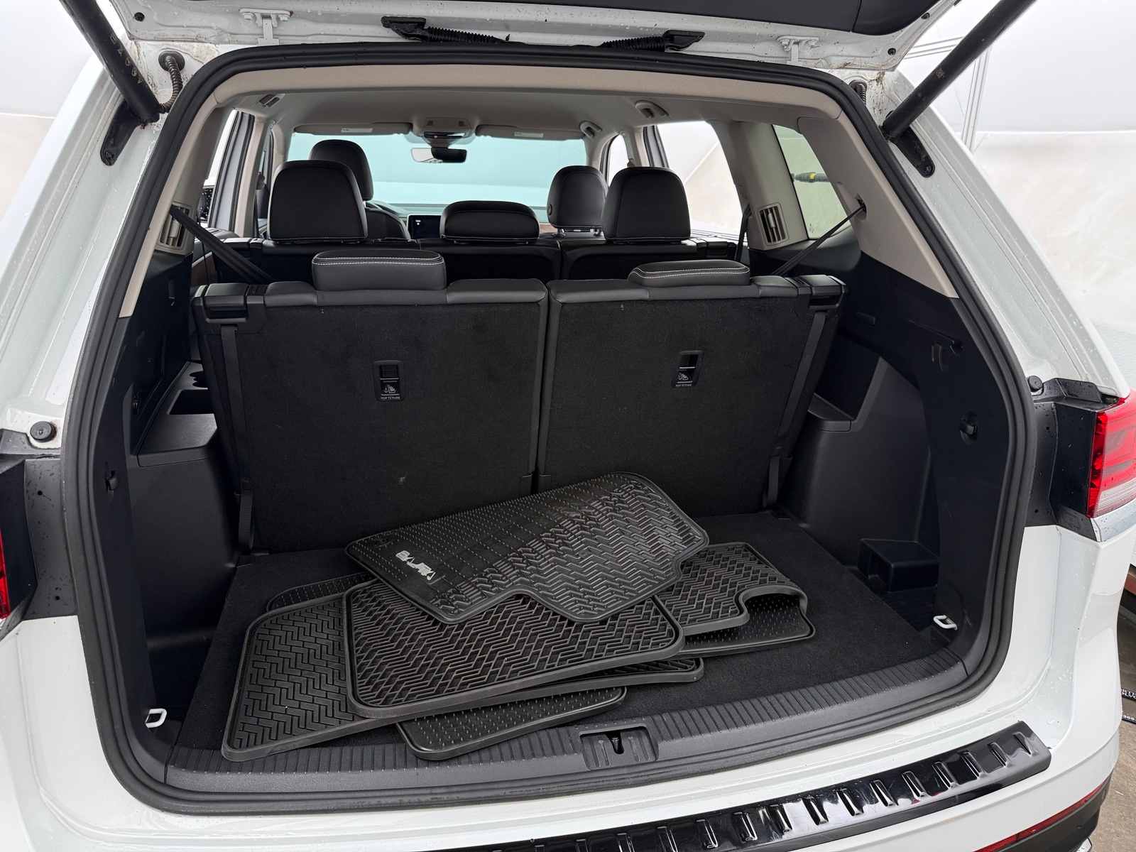 Thumbnail: 2024 Volkswagen Atlas - 6