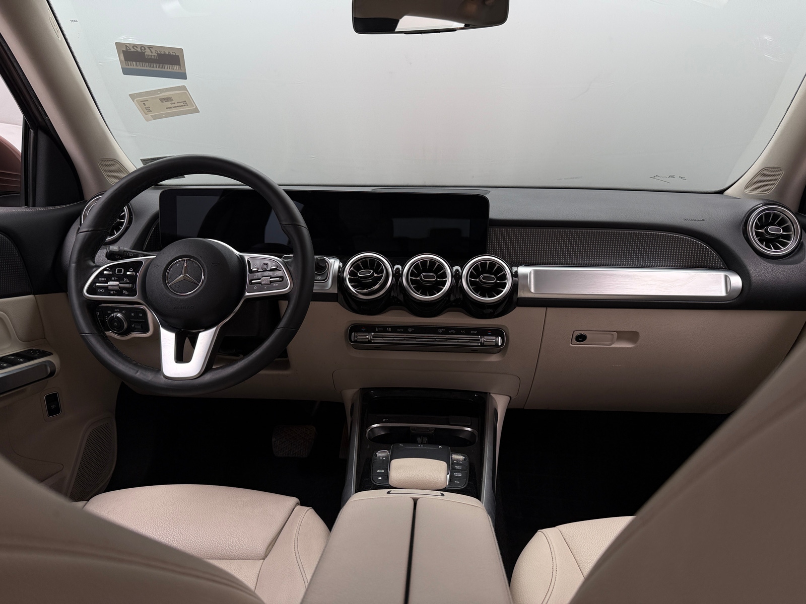 Thumbnail: 2022 Mercedes-Benz GLB - 2
