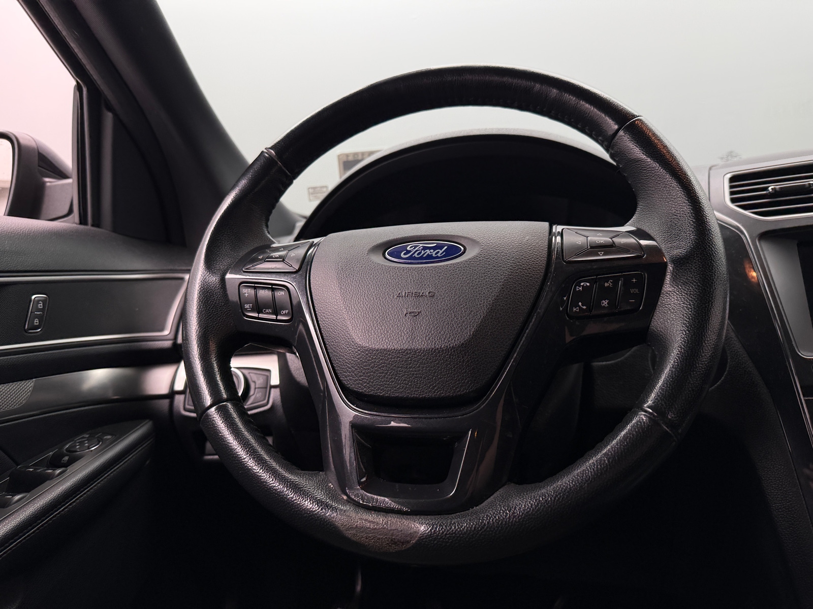 Thumbnail: 2018 Ford Explorer - 5